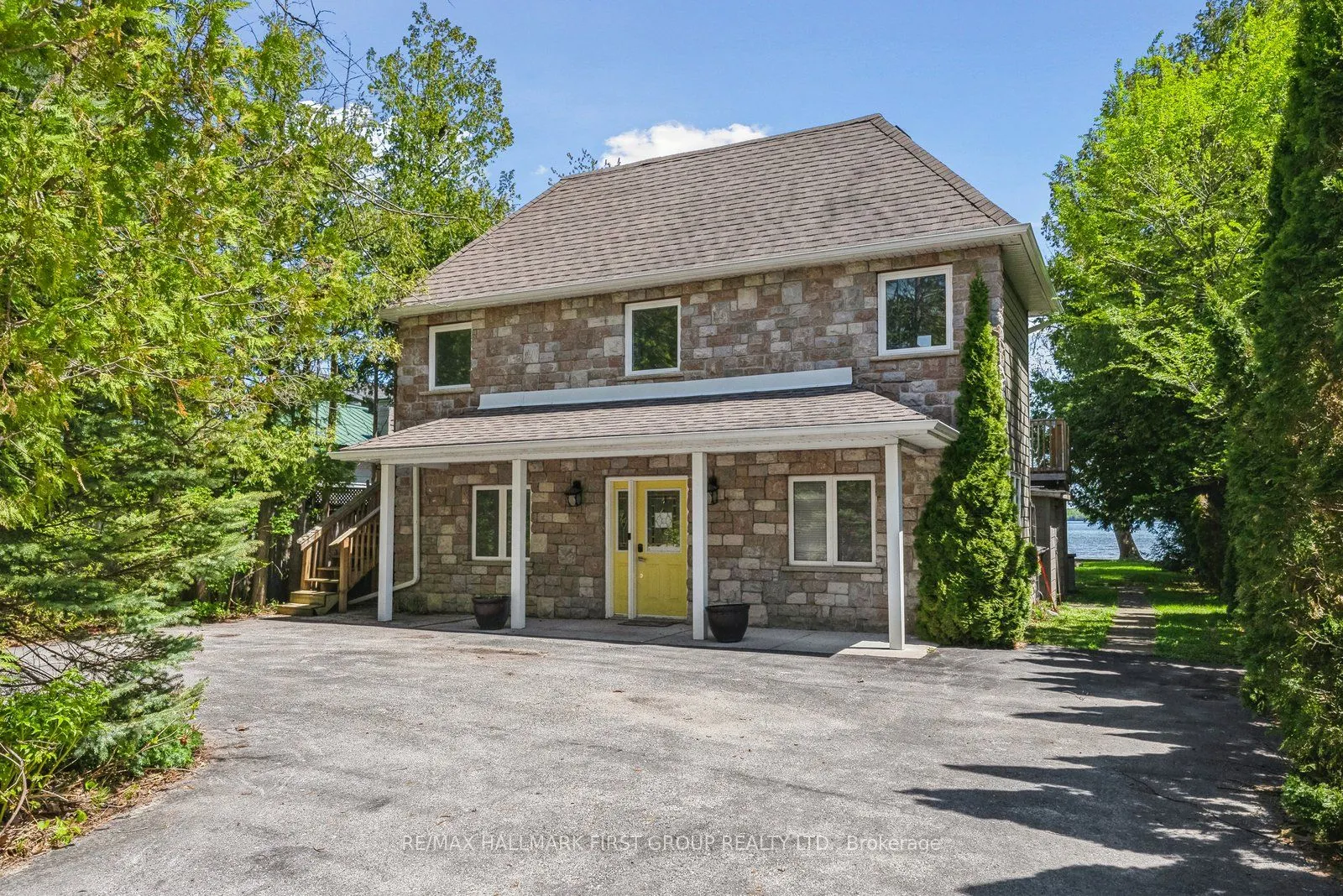 2807 Lakeside Drive