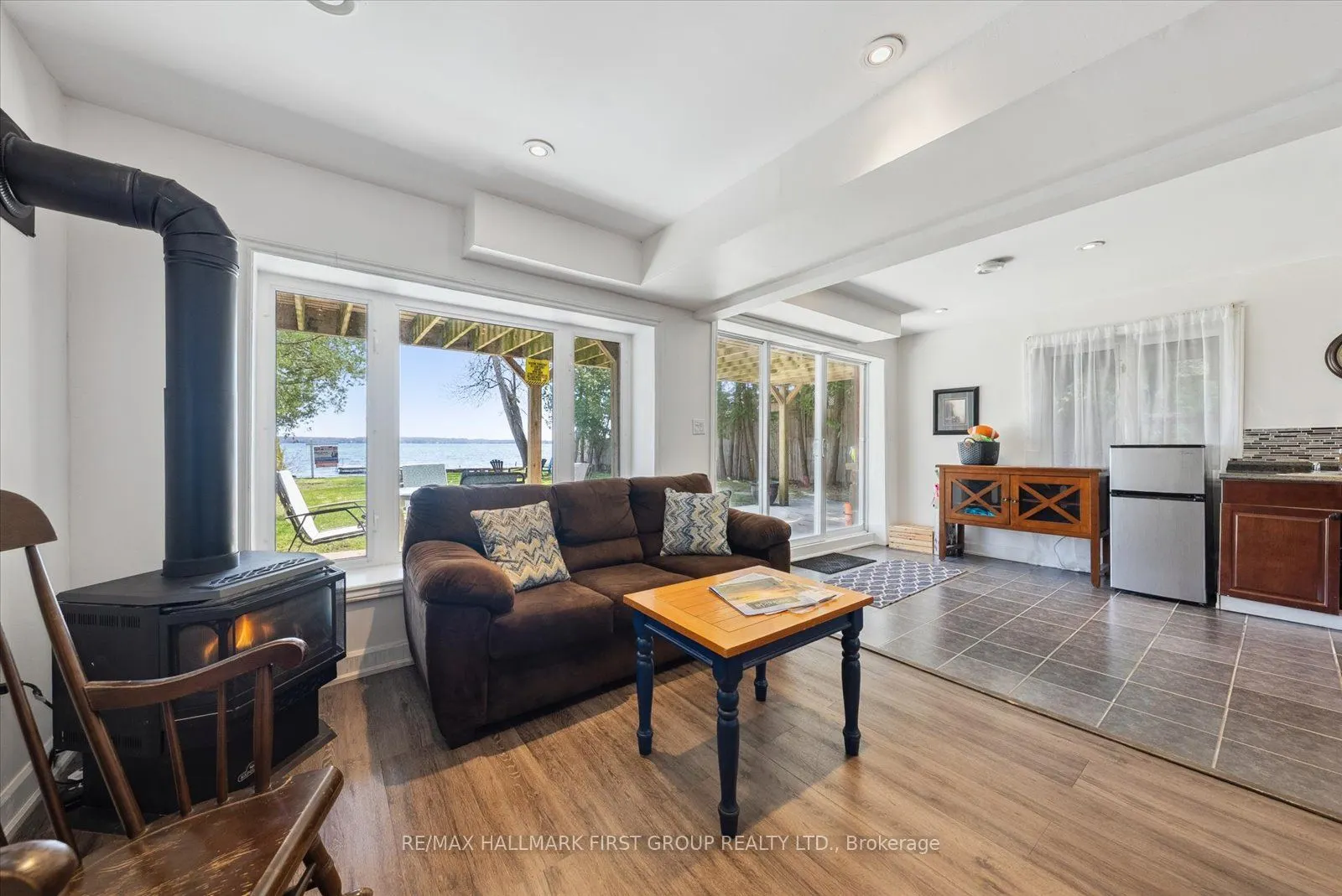 2807 Lakeside Drive