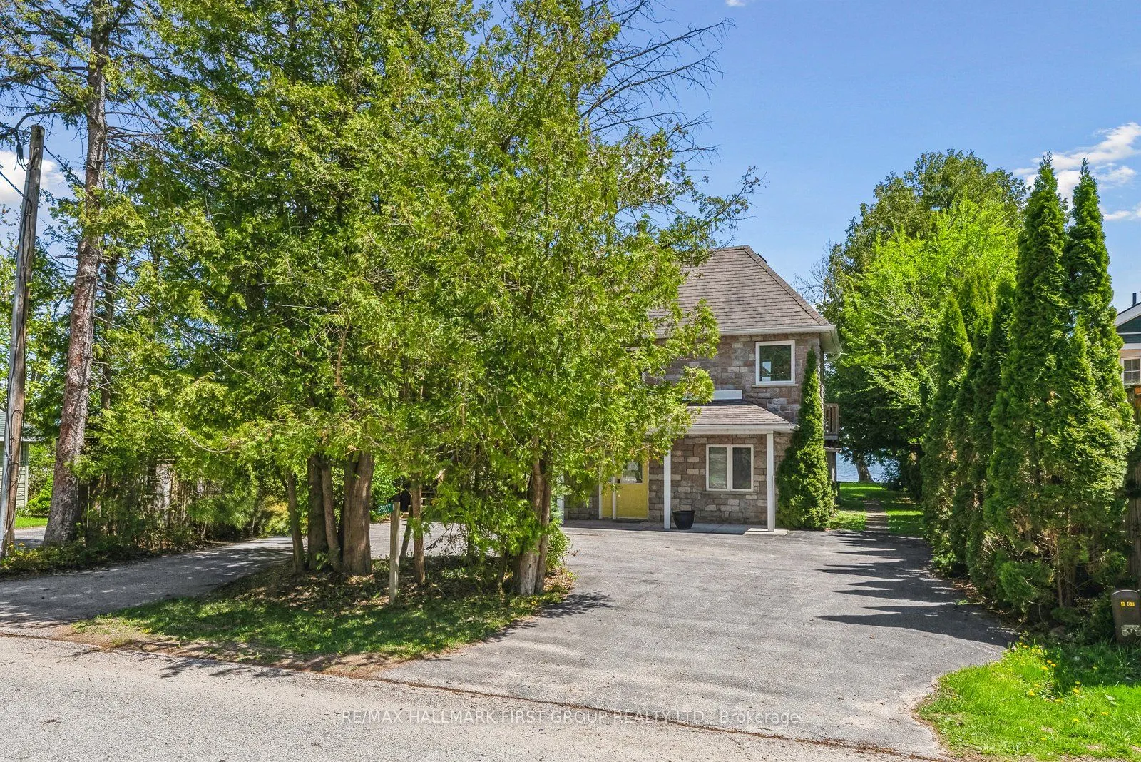 2807 Lakeside Drive