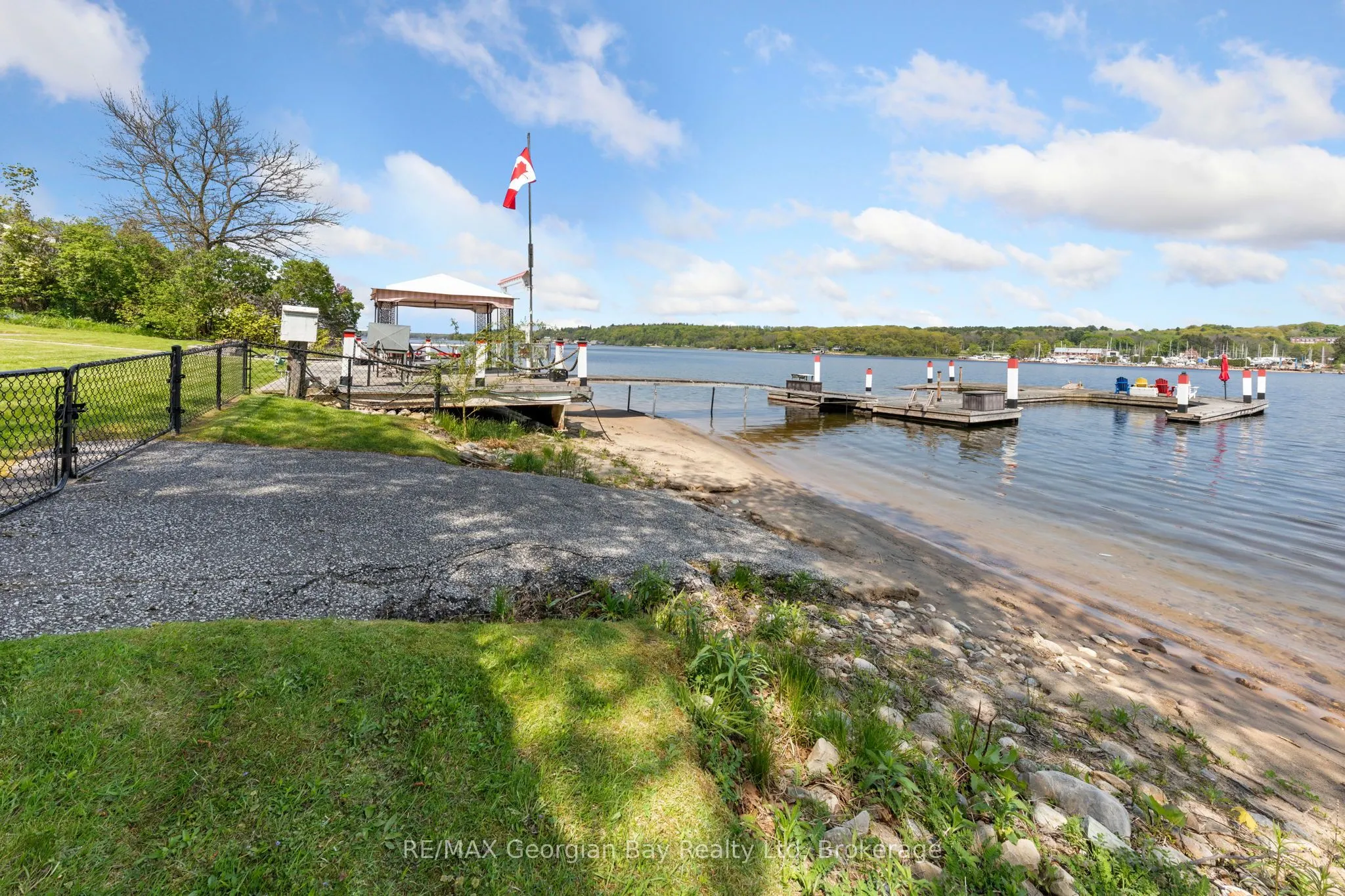 405 Champlain Road