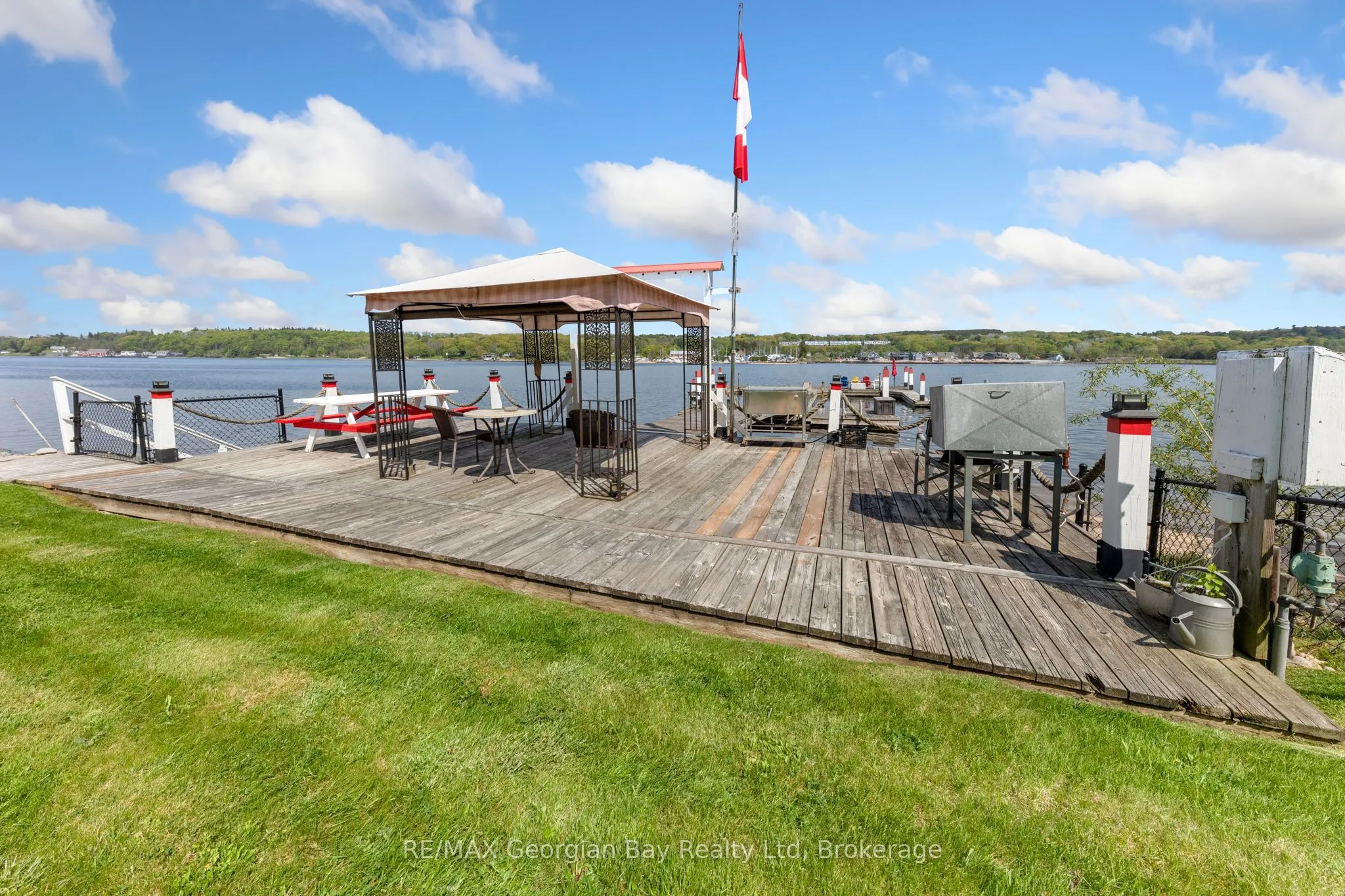 405 Champlain Road