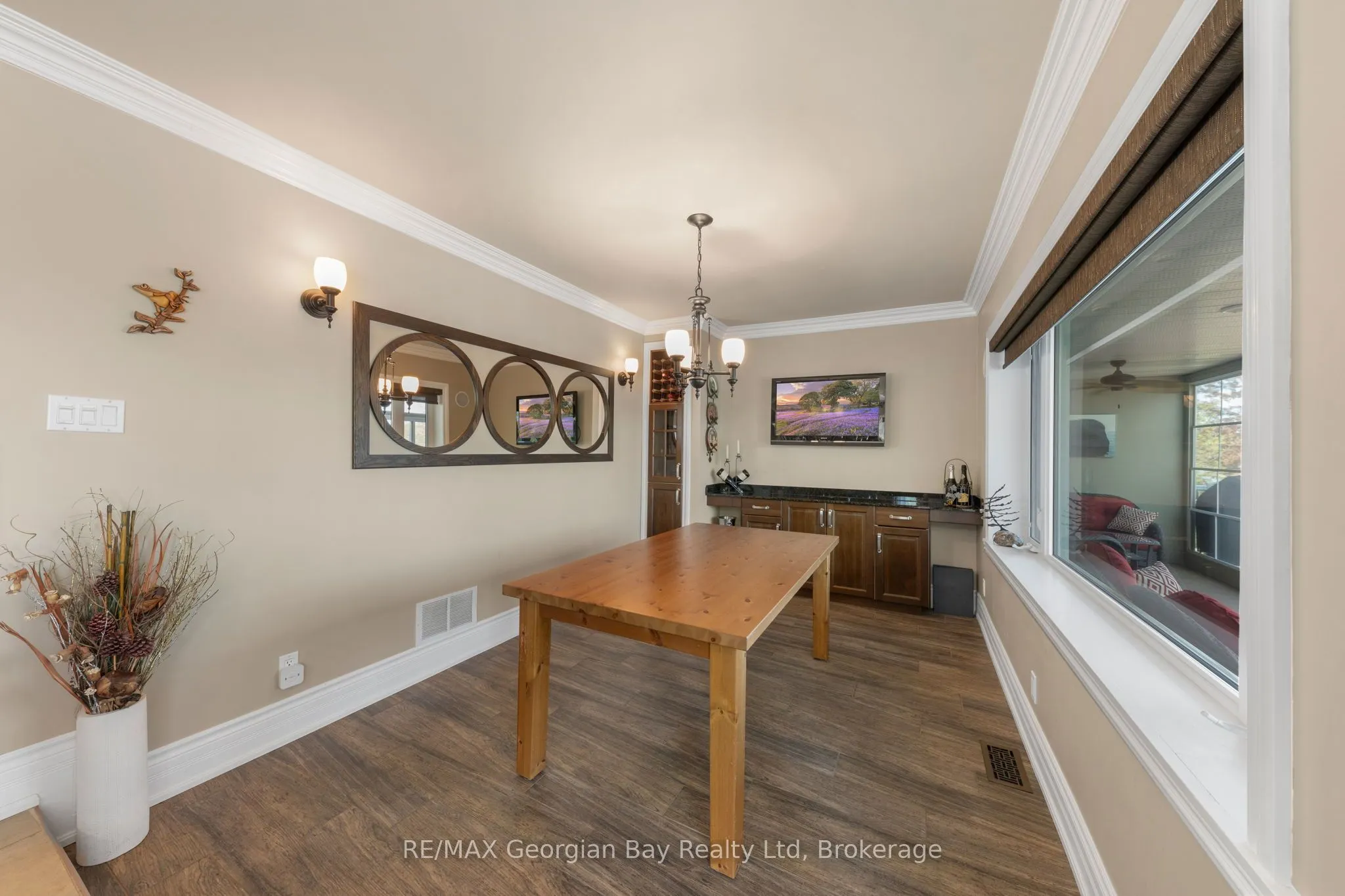 405 Champlain Road