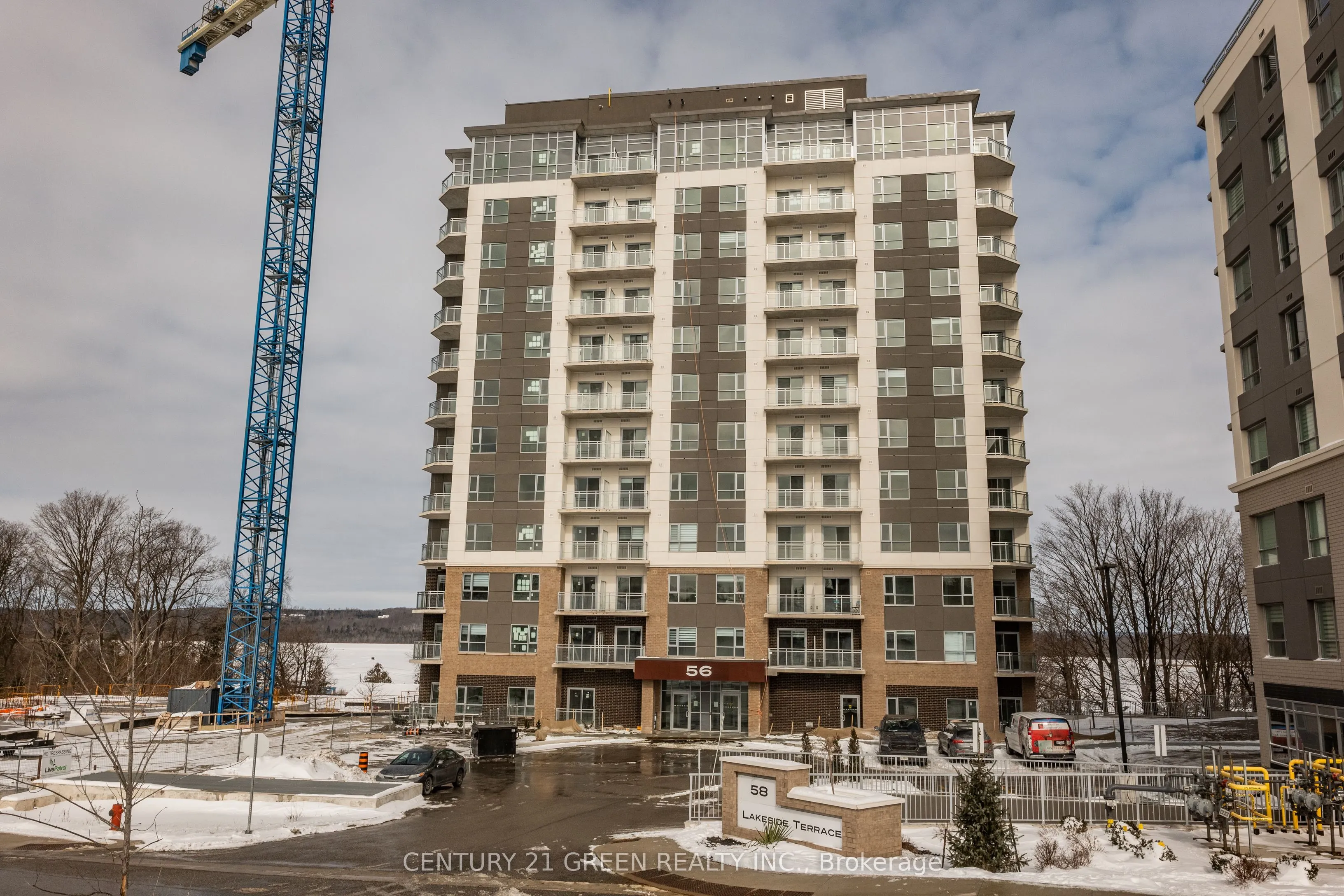 56 Lakeside Terrace, #607