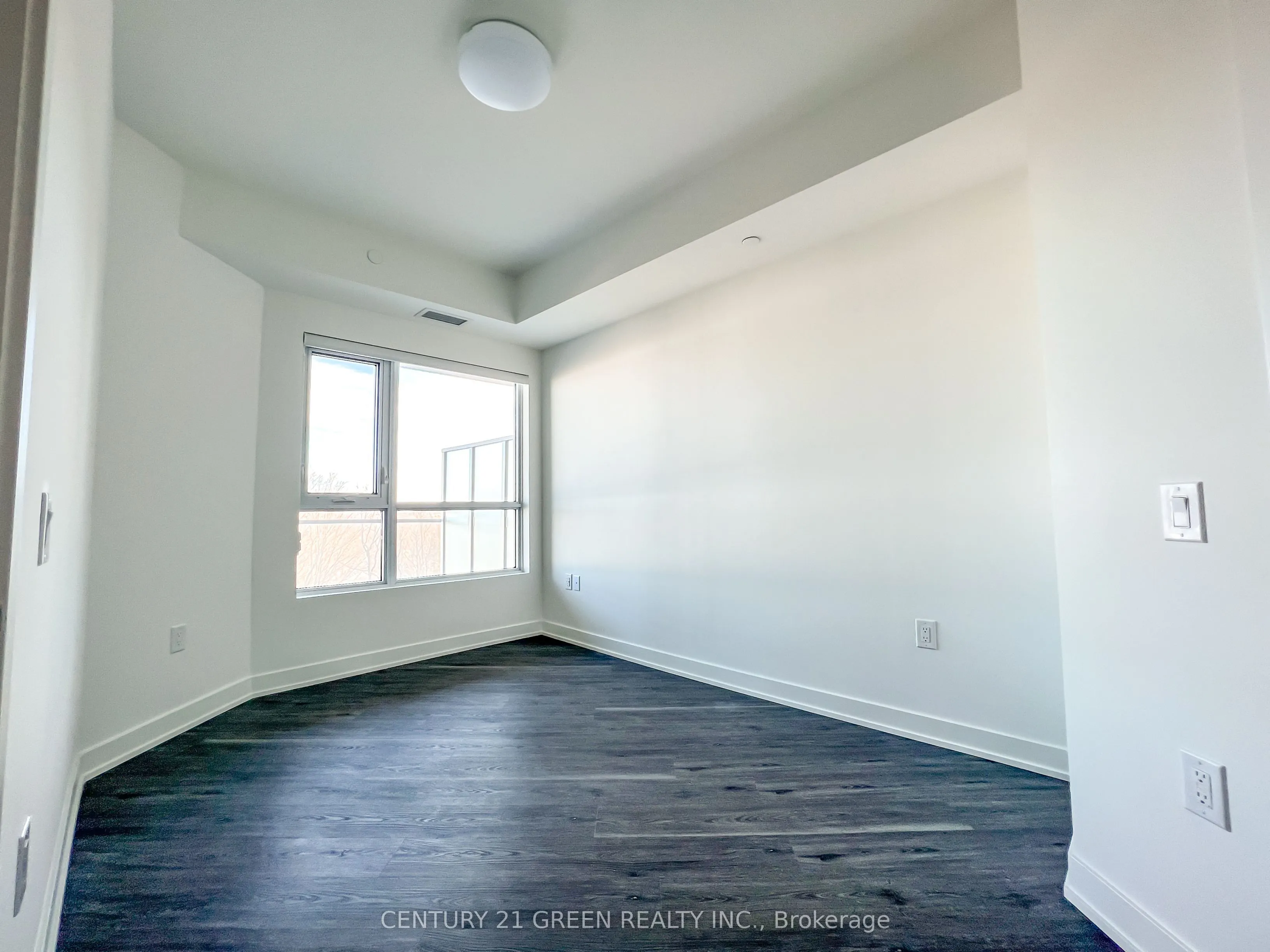 56 Lakeside Terrace, #607