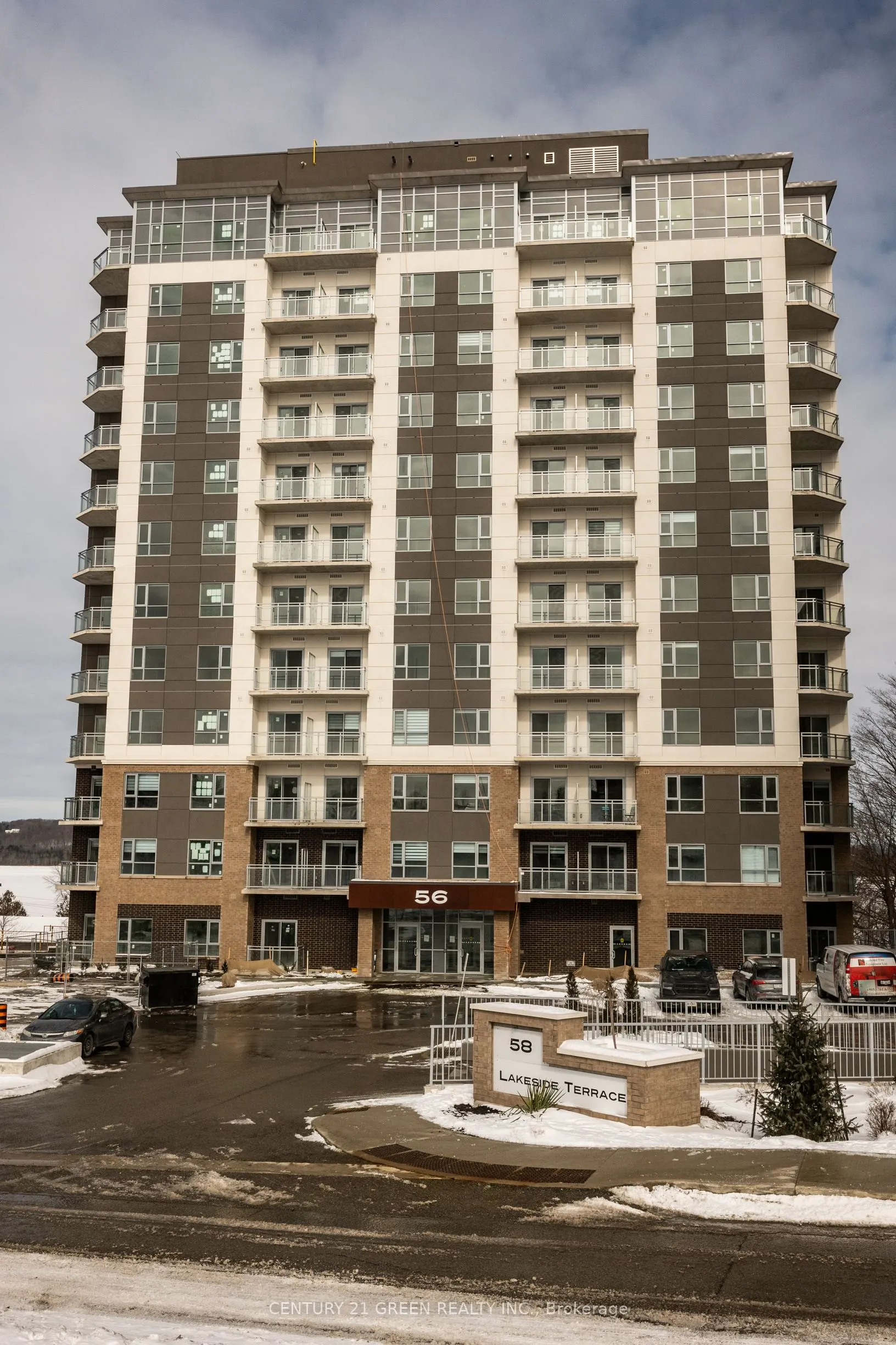 56 Lakeside Terrace, #607