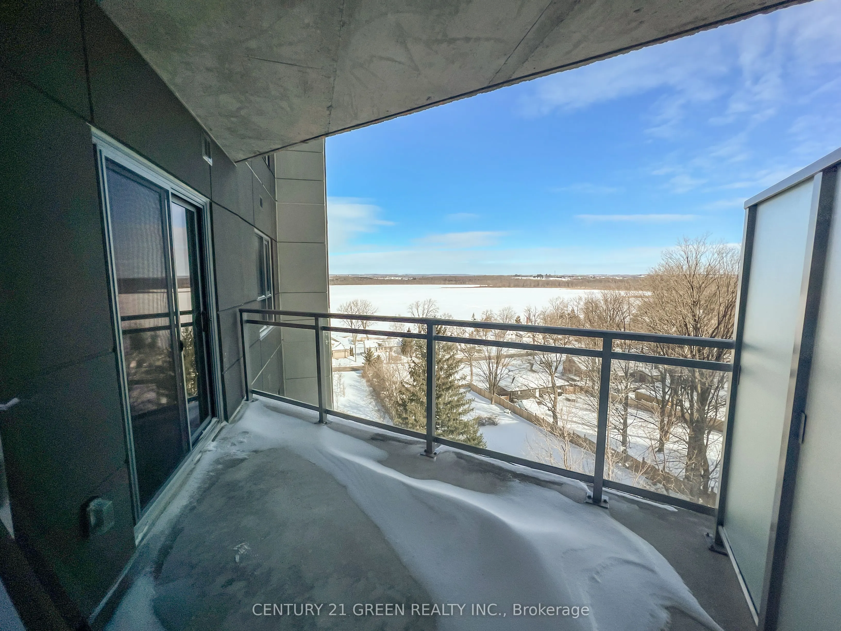 56 Lakeside Terrace, #607