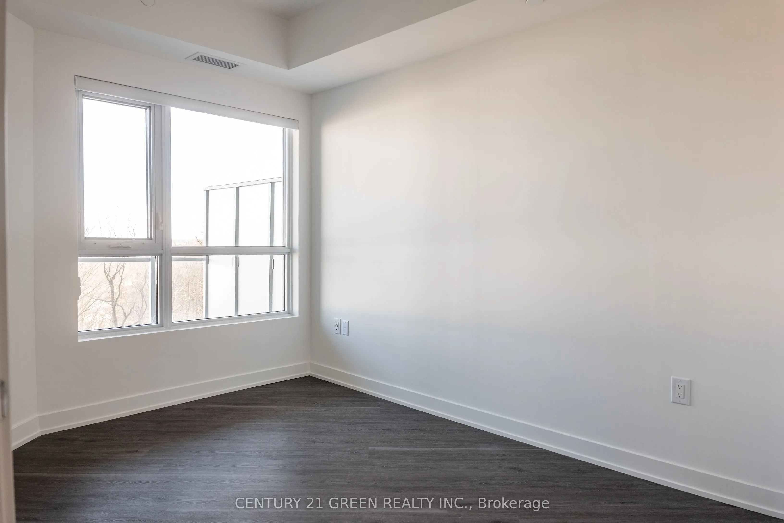 56 Lakeside Terrace, #607