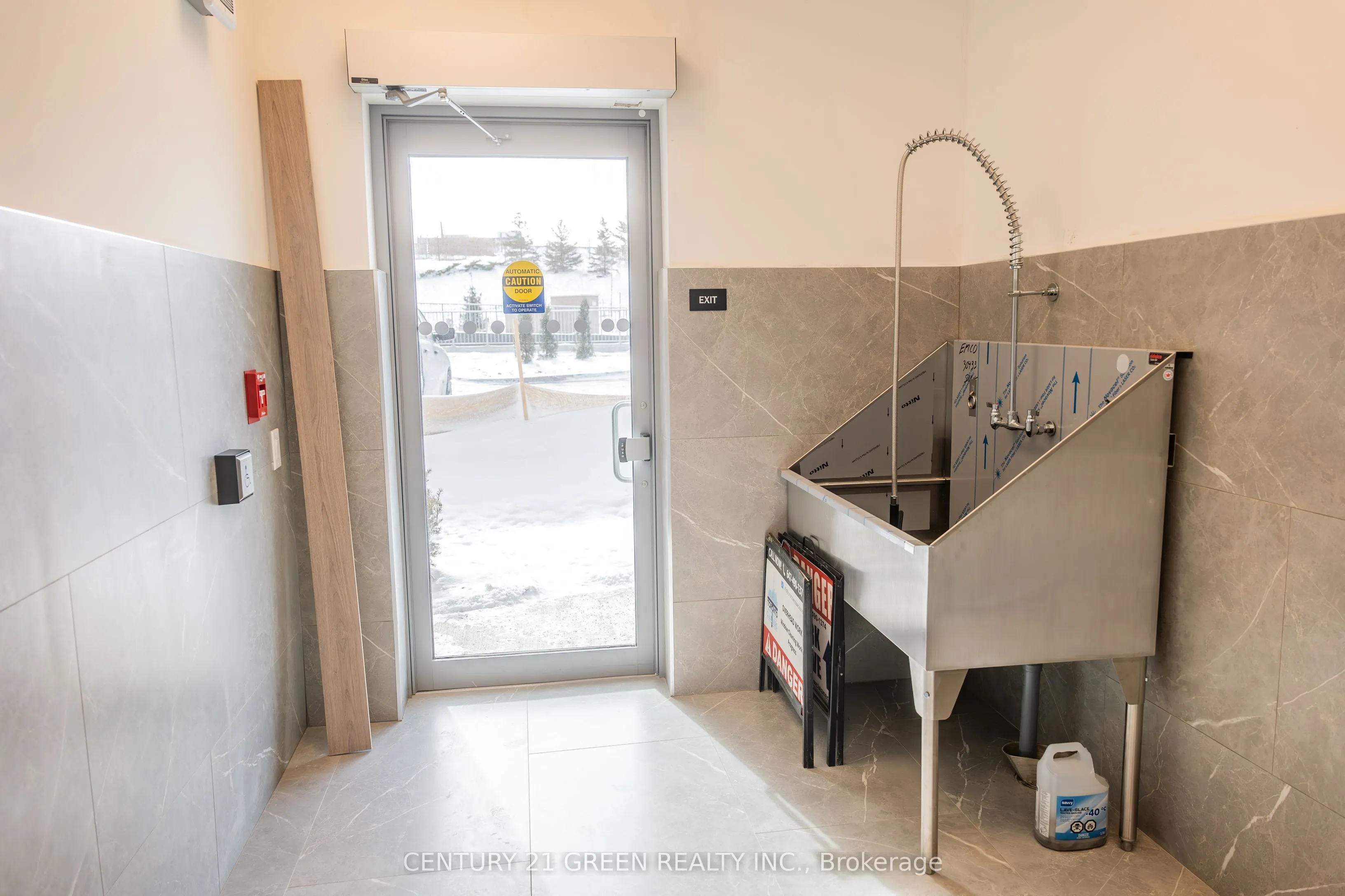 56 Lakeside Terrace, #607
