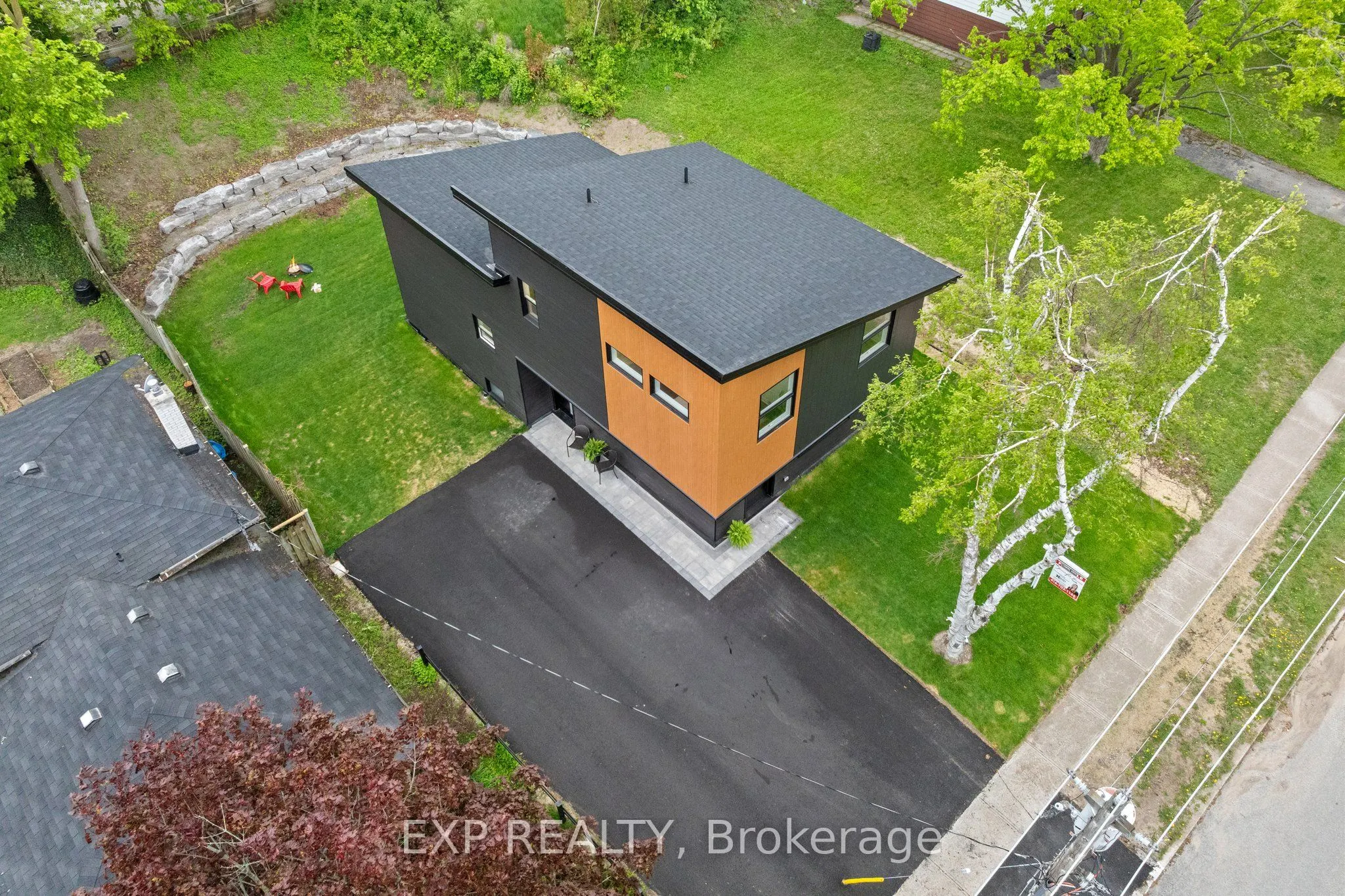 168 Berczy Street
