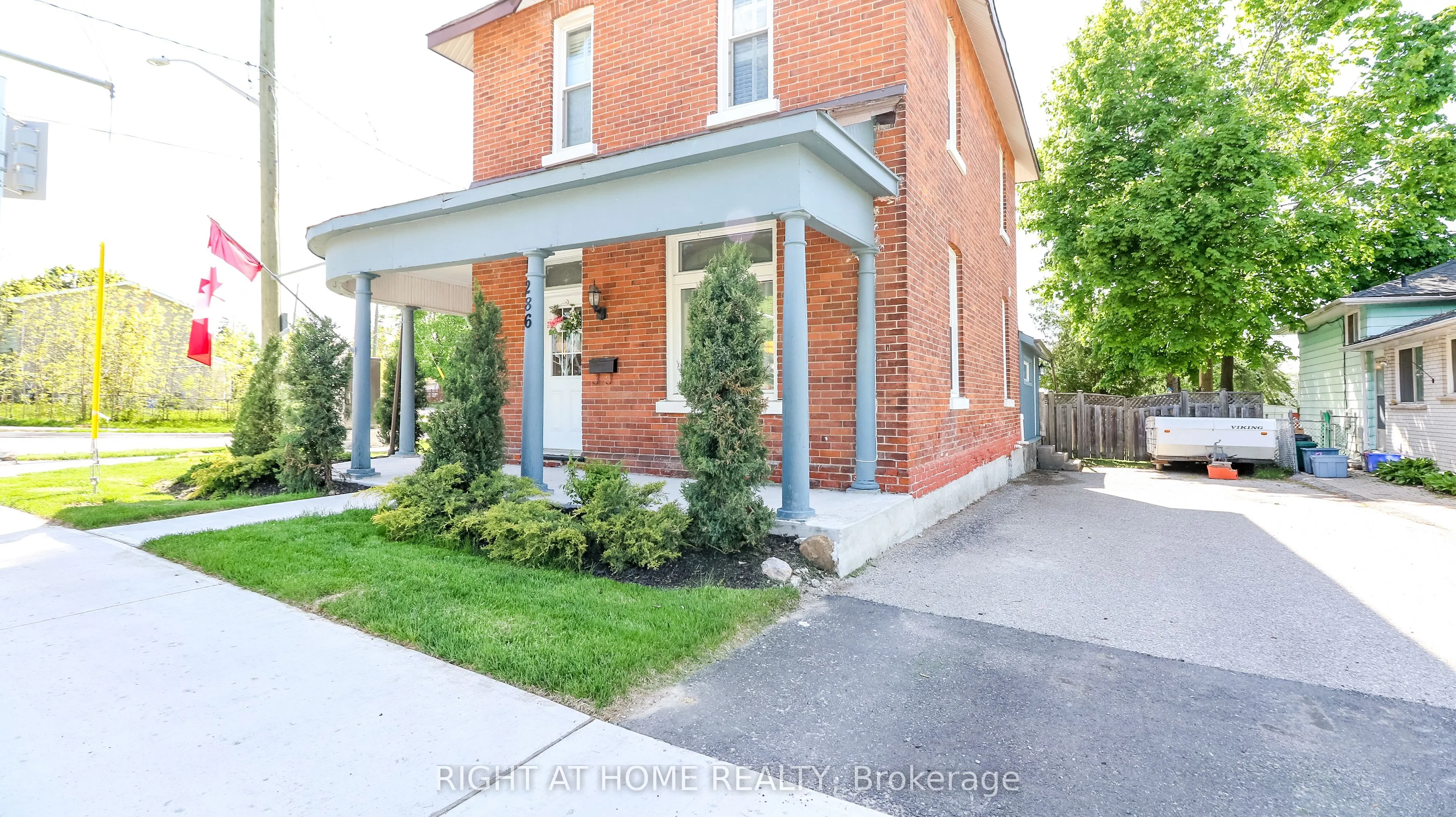 286 Duckworth Street