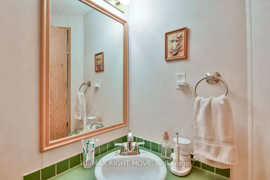 1407 Fox Road