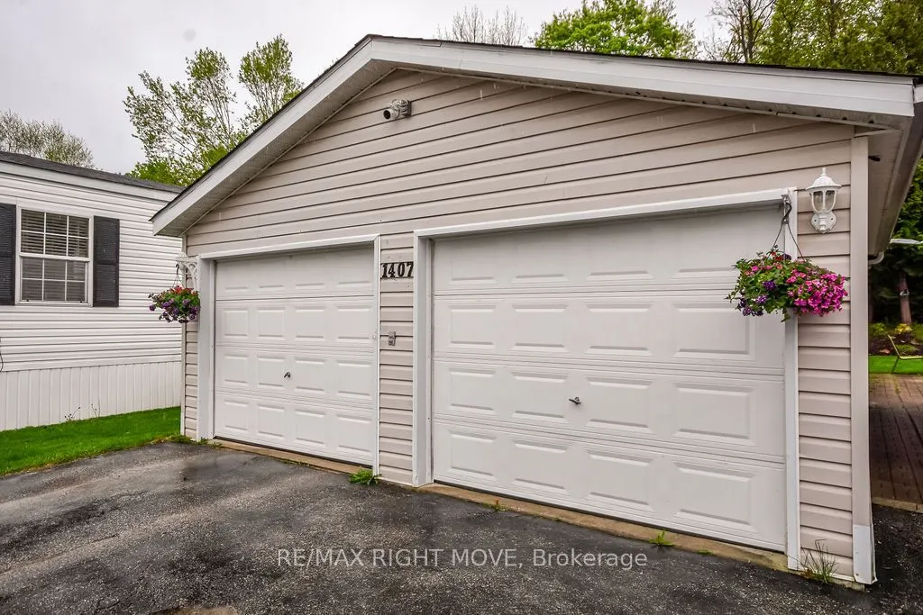 1407 Fox Road