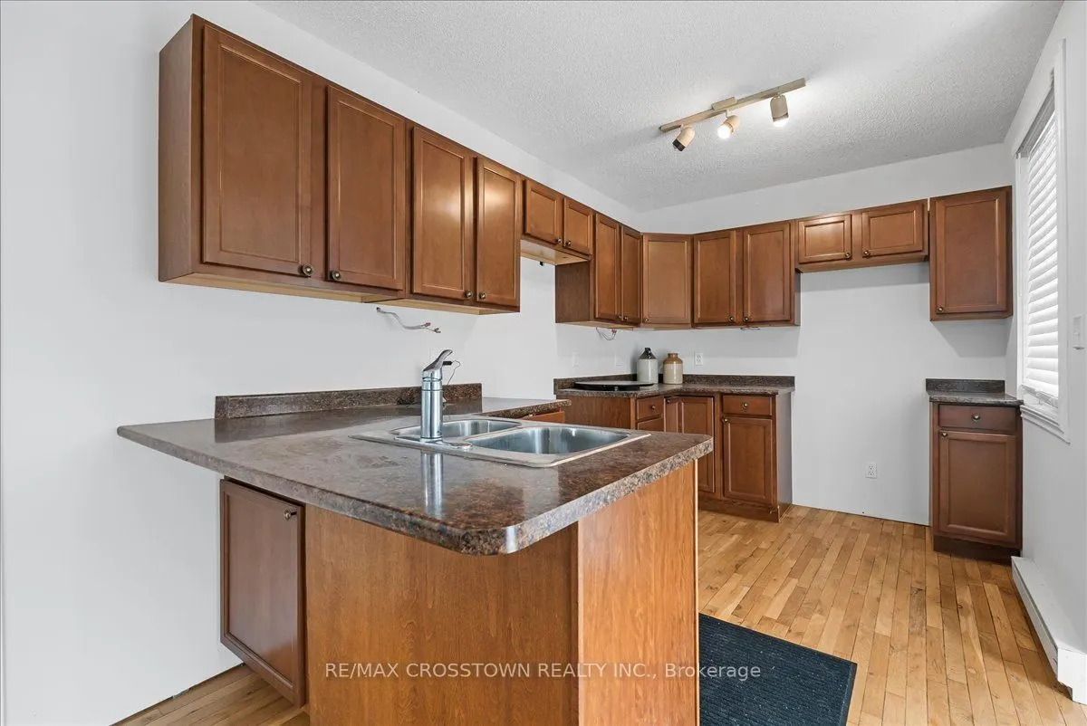 369 Balm Beach Road W