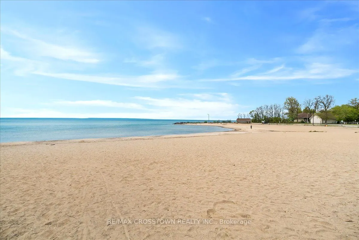 369 Balm Beach Road W