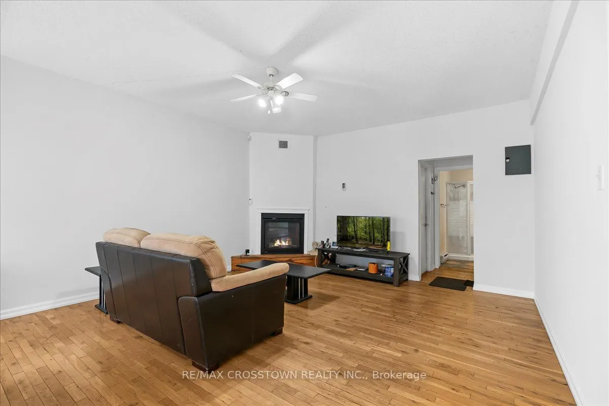 369 Balm Beach Road W