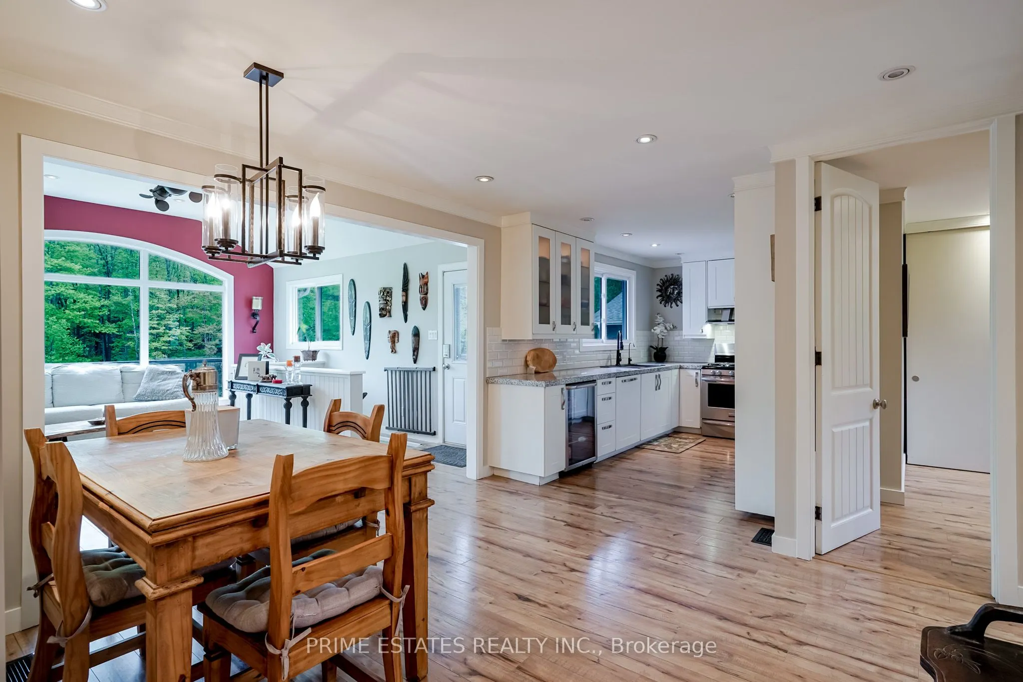 2996 Moynes Road