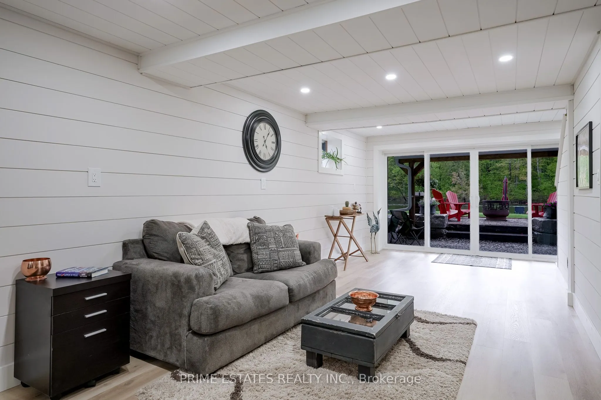 2996 Moynes Road