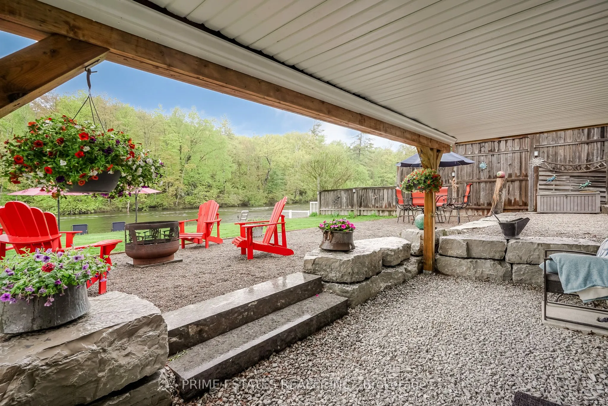 2996 Moynes Road