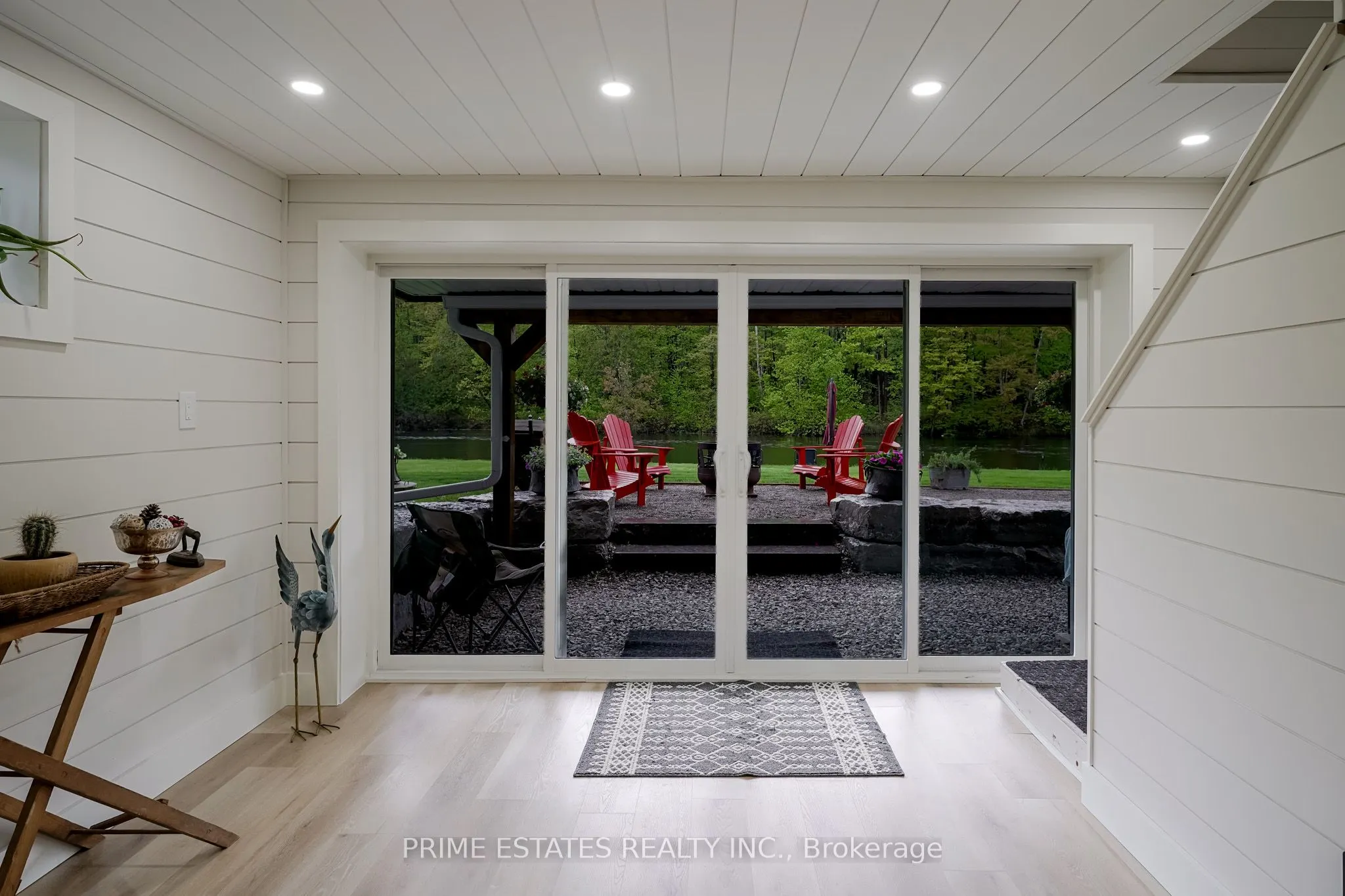 2996 Moynes Road