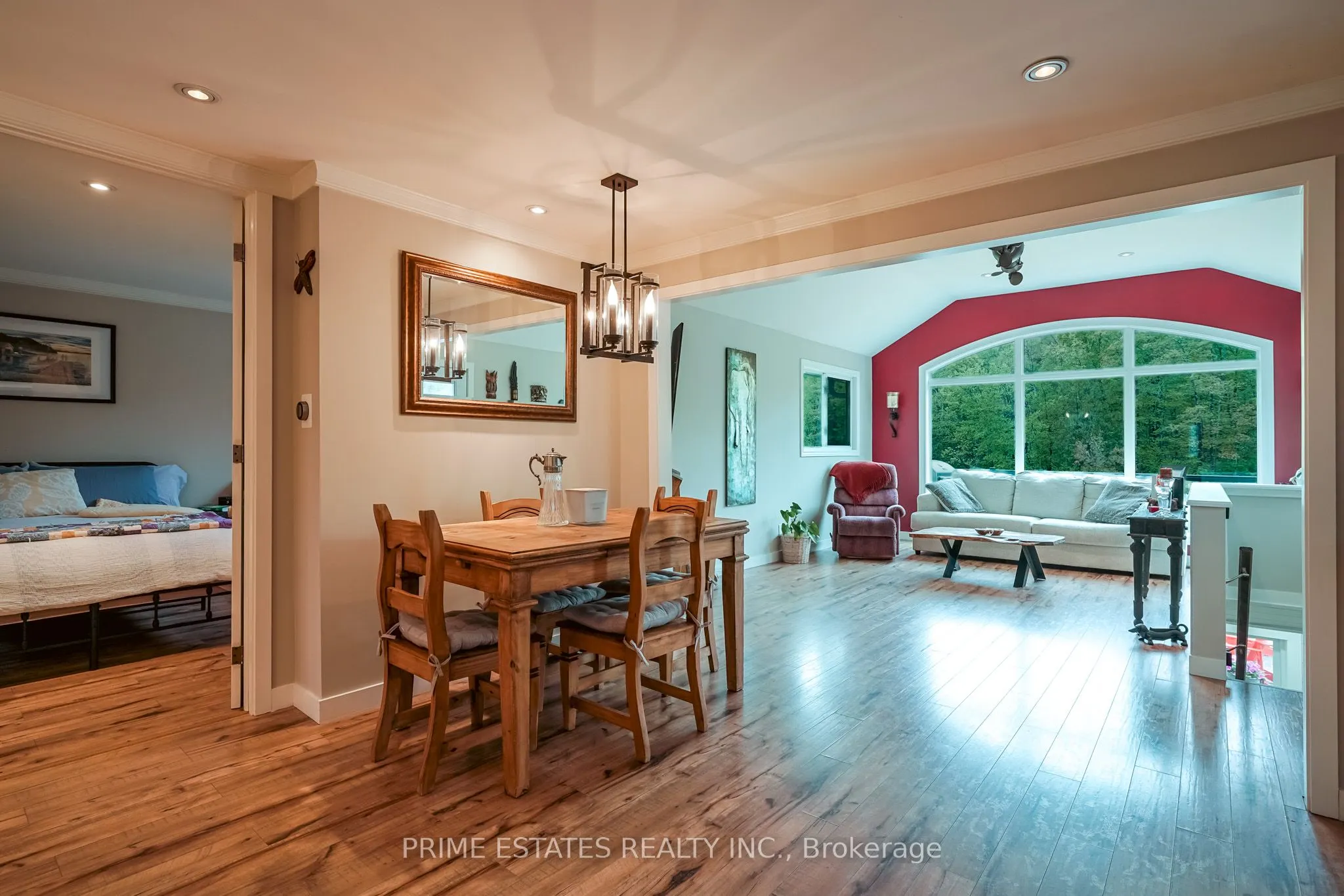 2996 Moynes Road