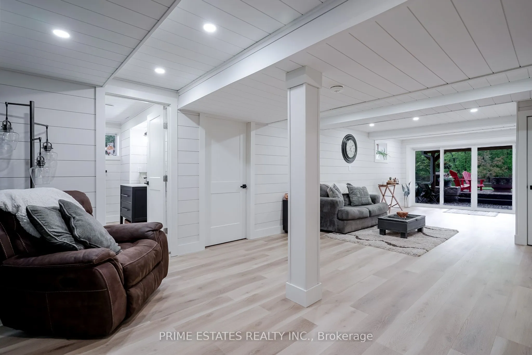 2996 Moynes Road