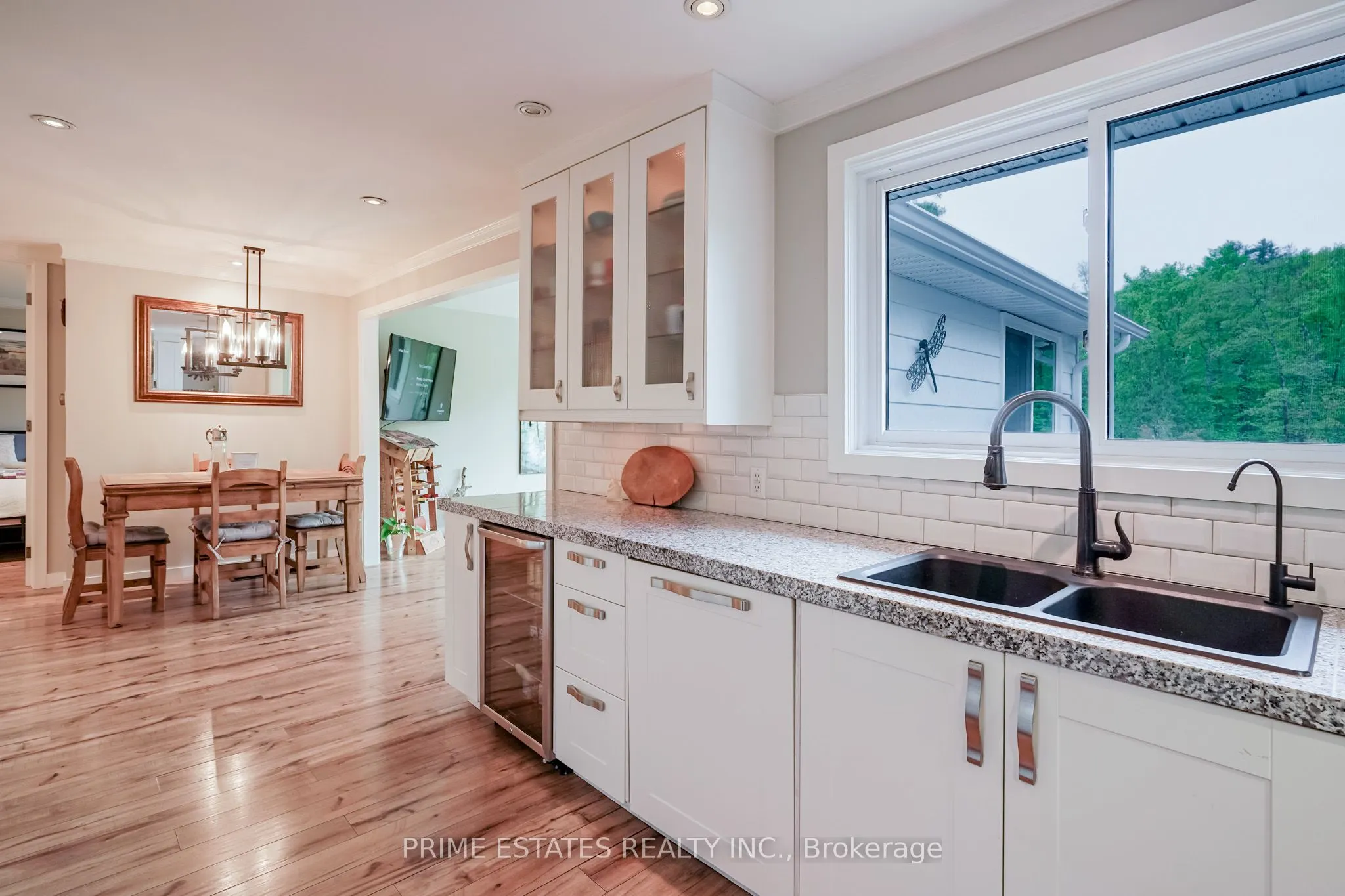 2996 Moynes Road