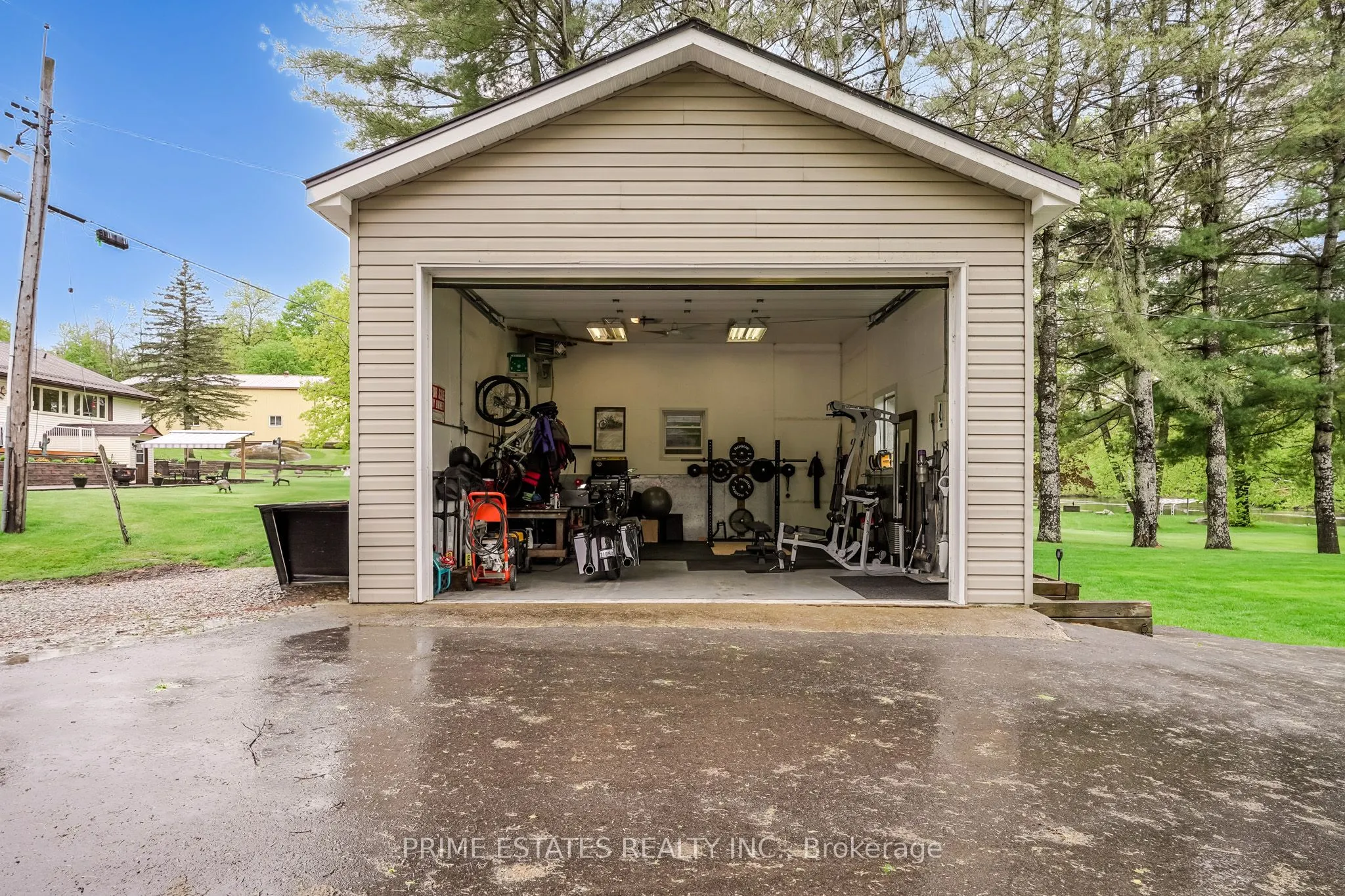 2996 Moynes Road