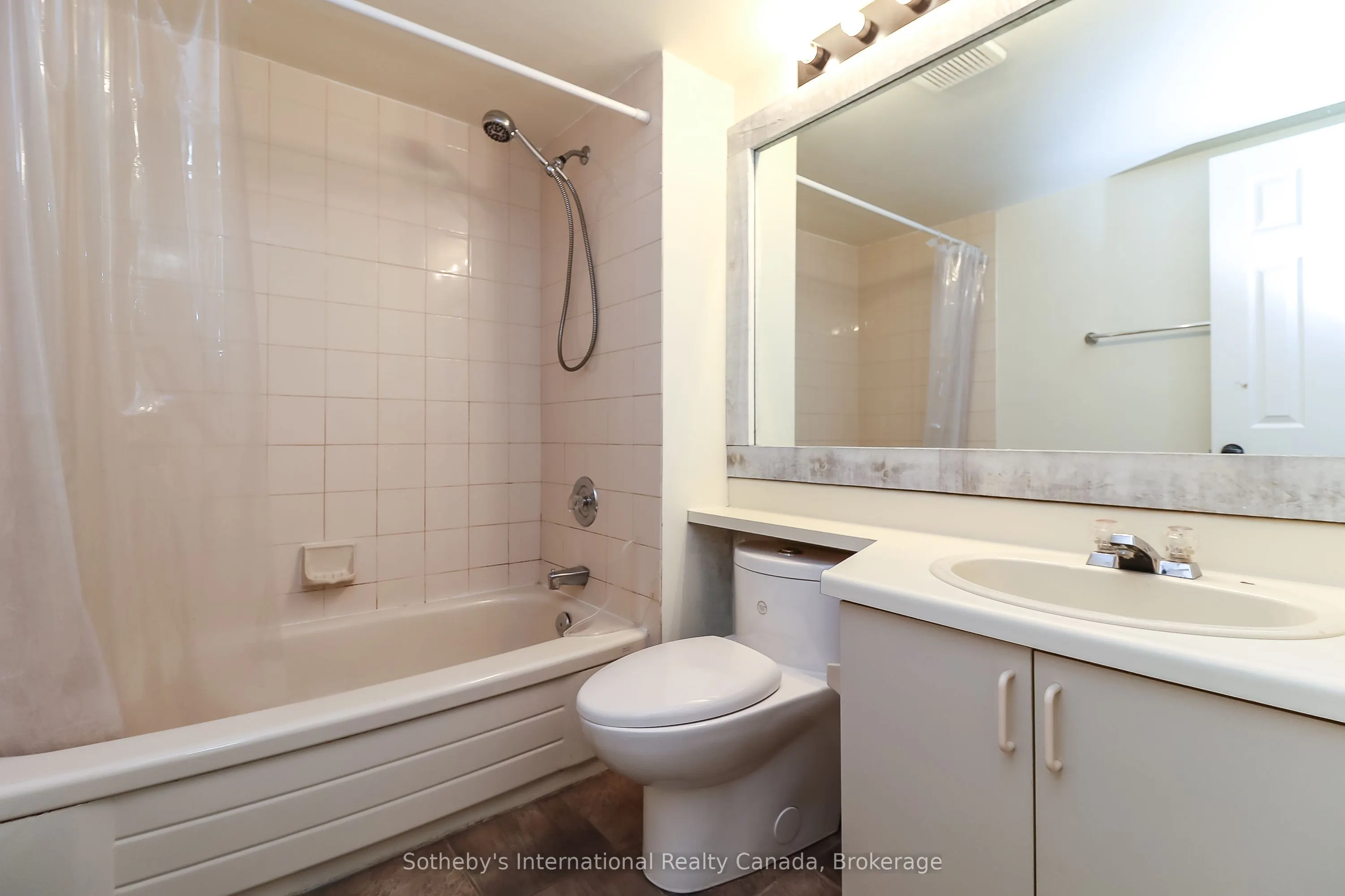 348 Mariners Way #20