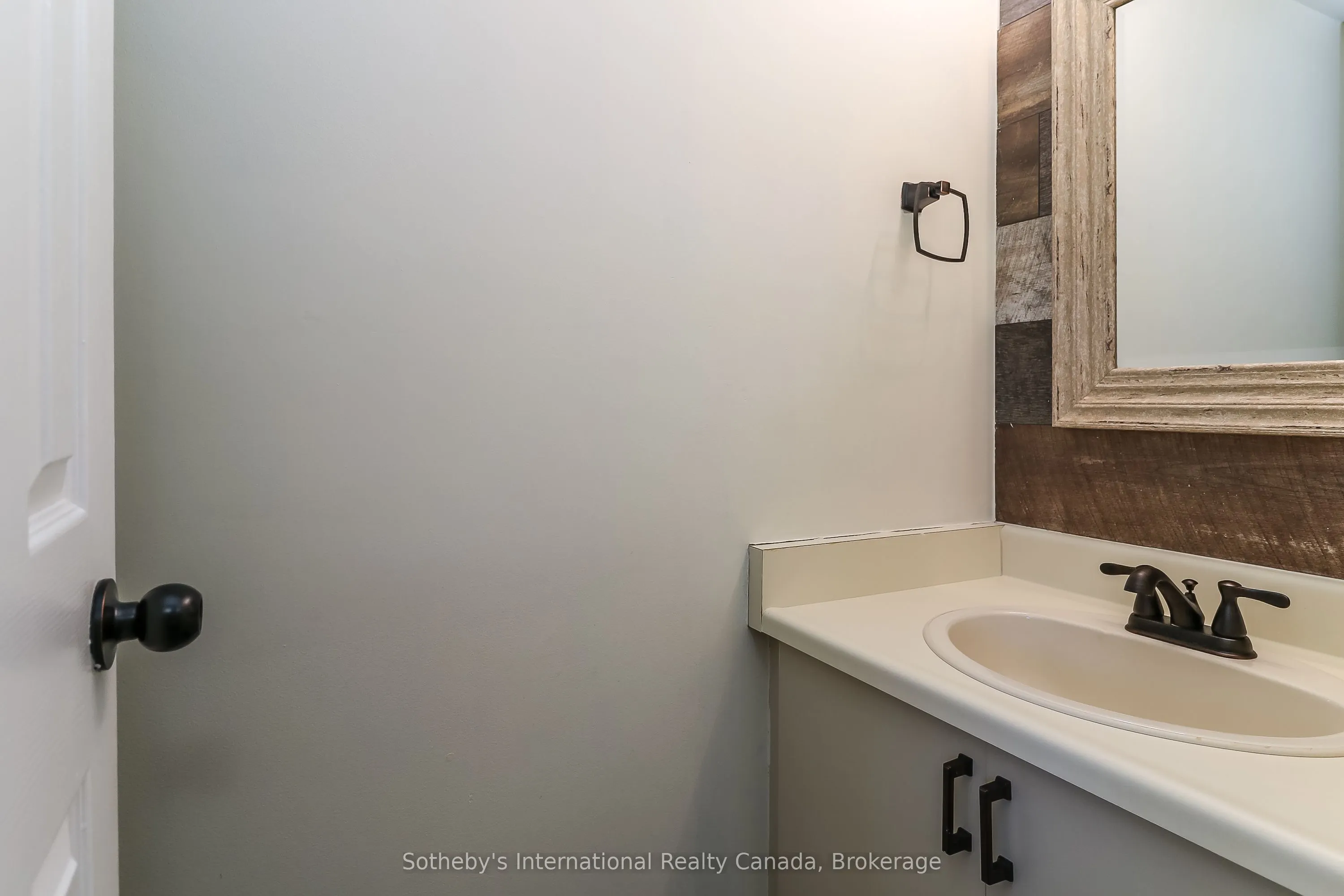 348 Mariners Way #20