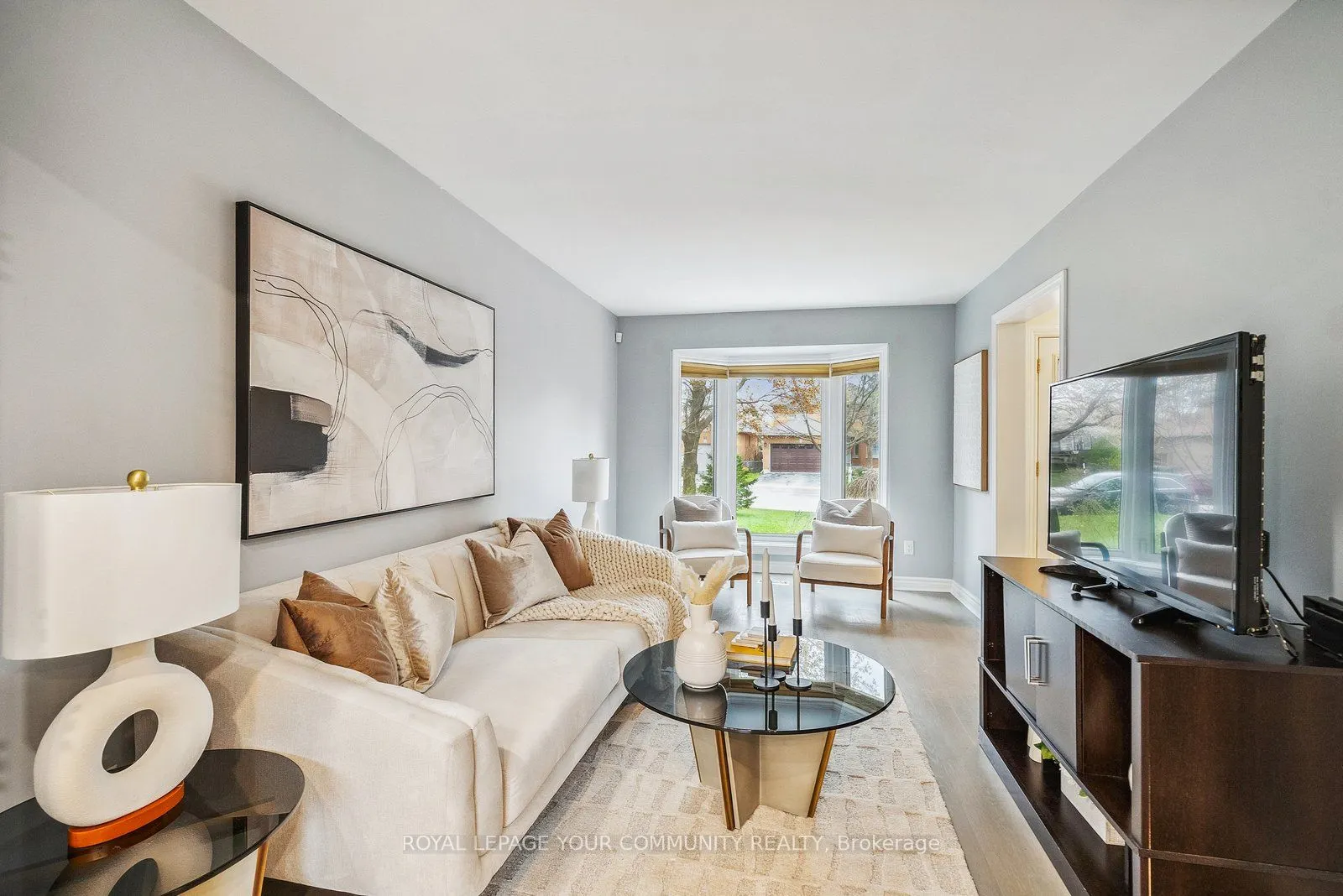 16 Grasett Crescent