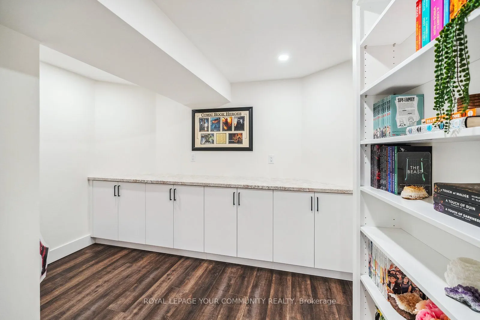 16 Grasett Crescent
