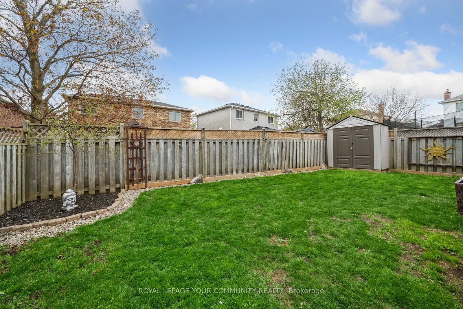 16 Grasett Crescent