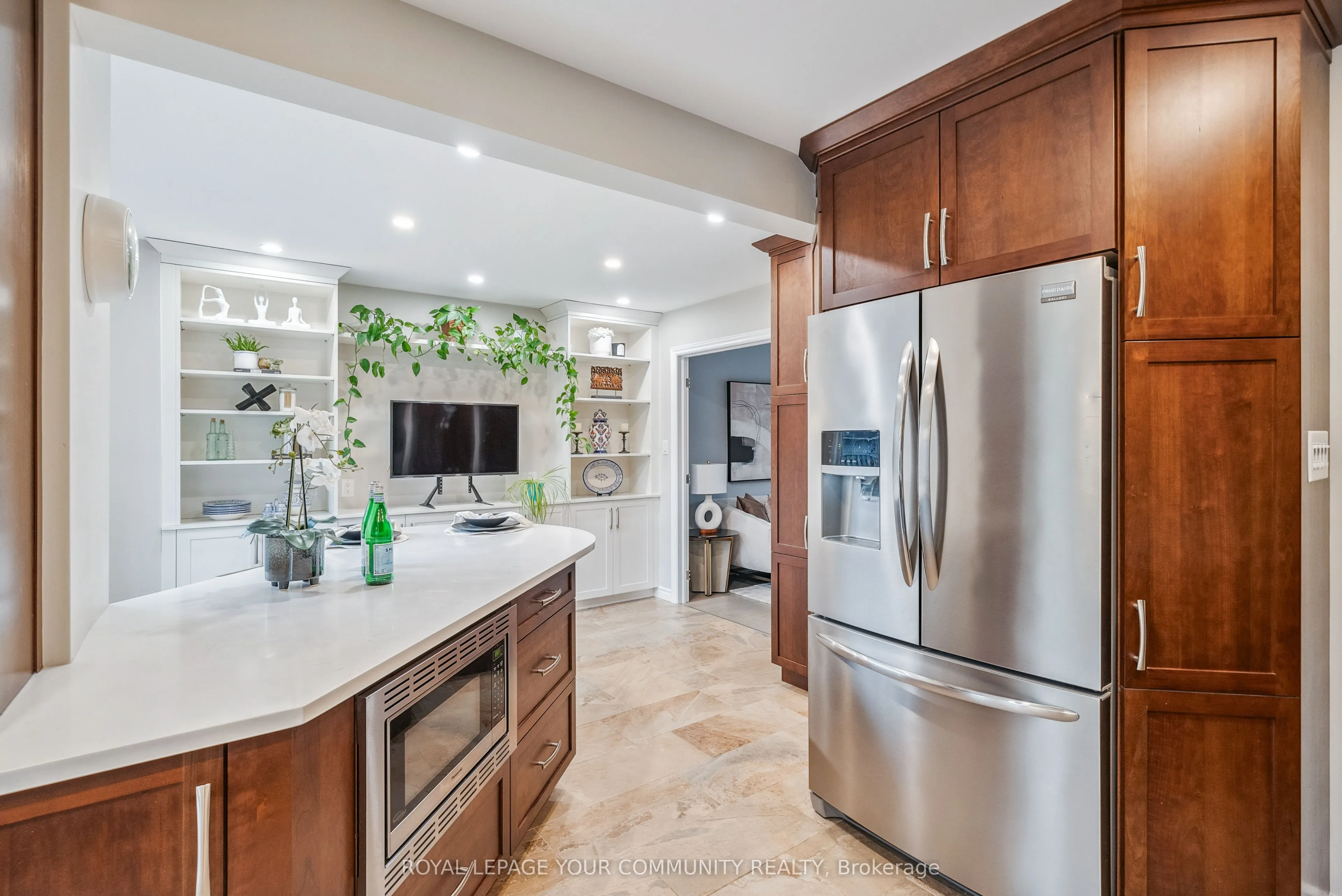16 Grasett Crescent