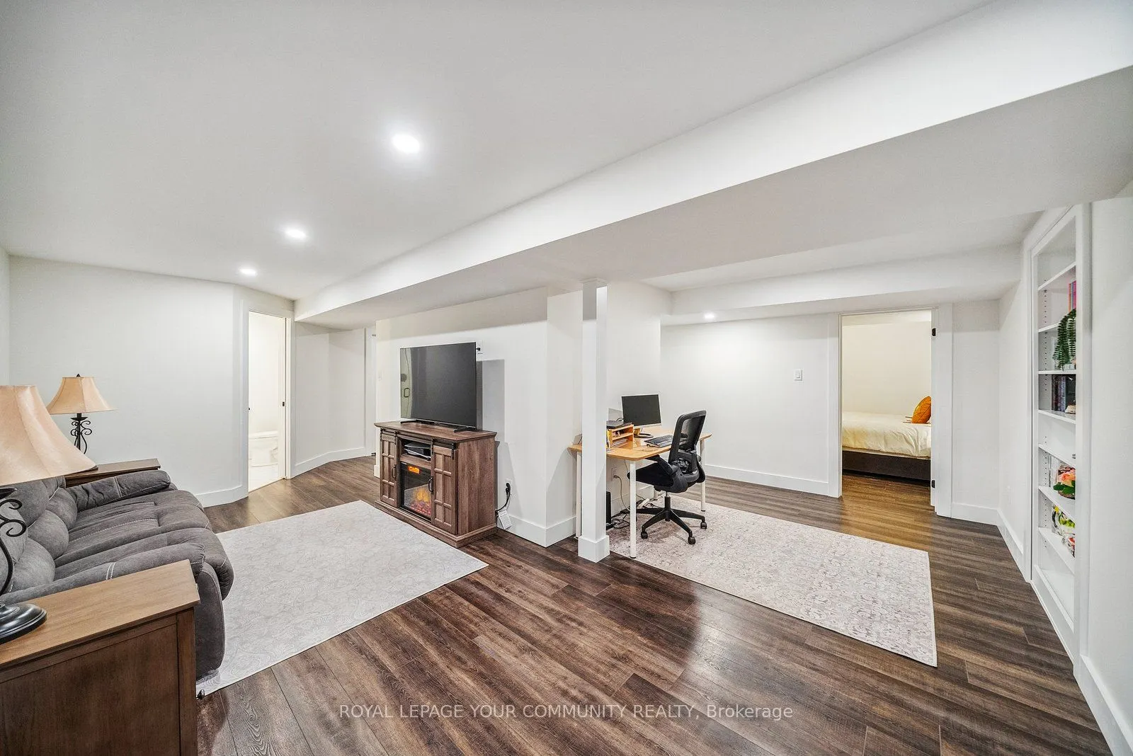 16 Grasett Crescent