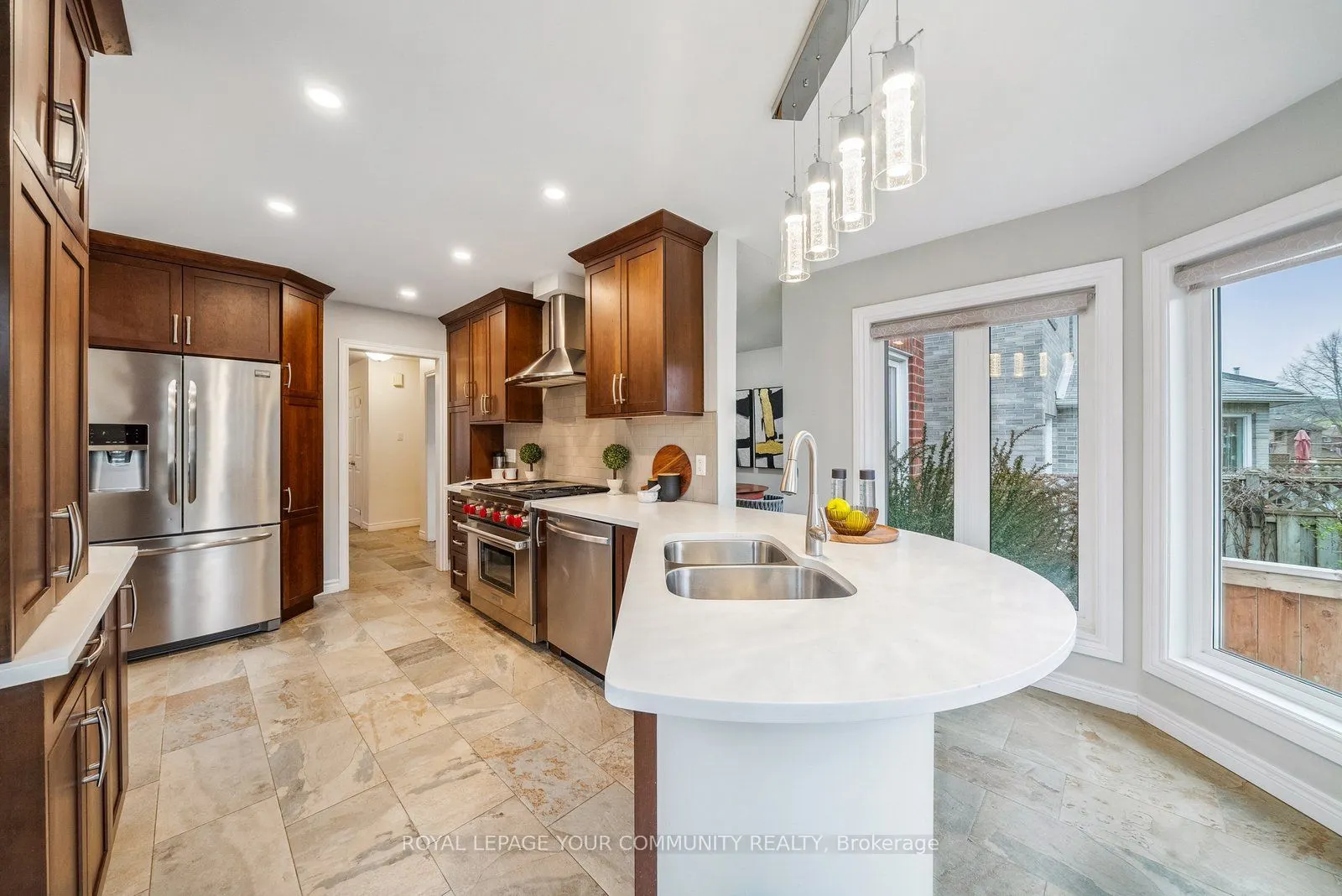 16 Grasett Crescent