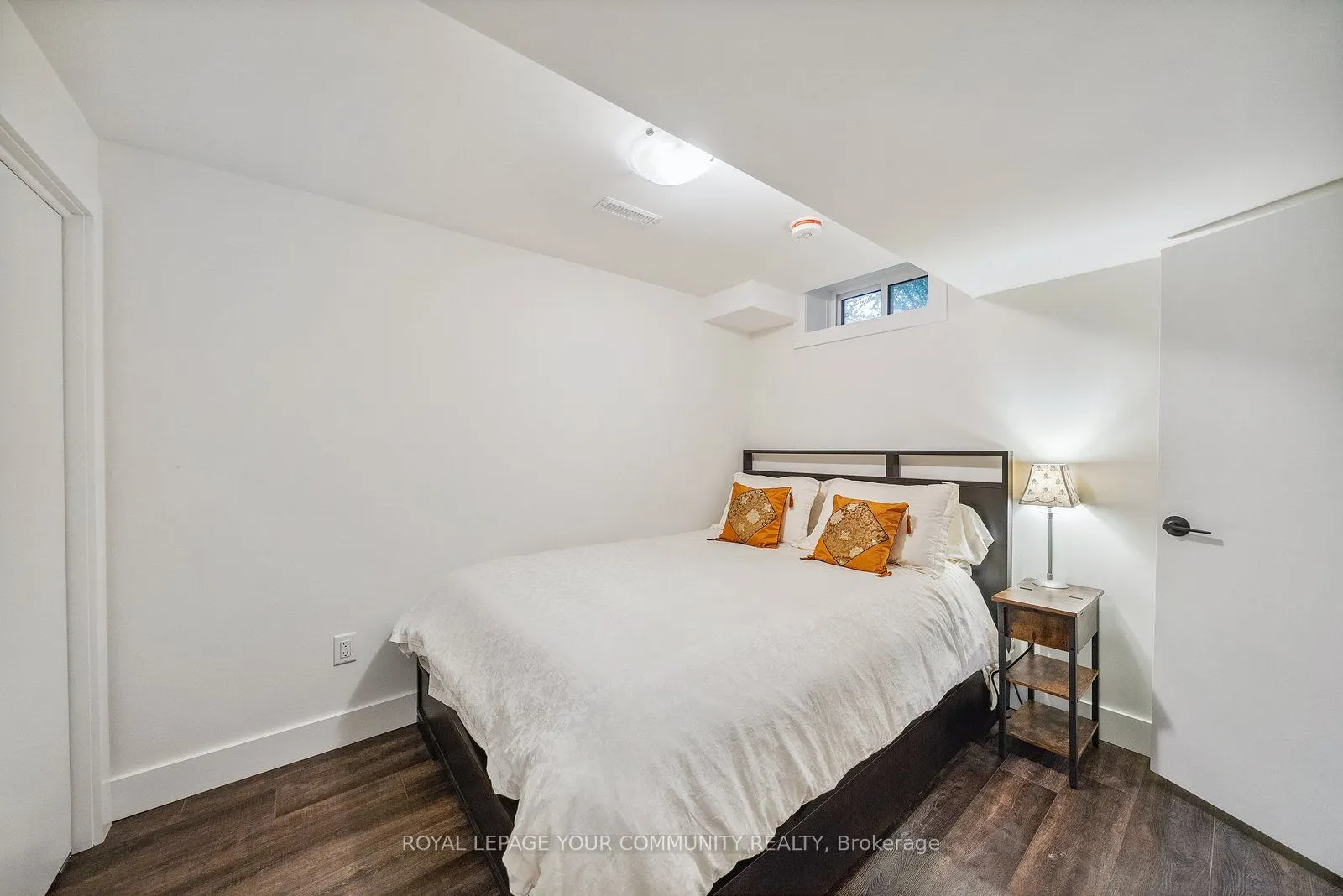 16 Grasett Crescent