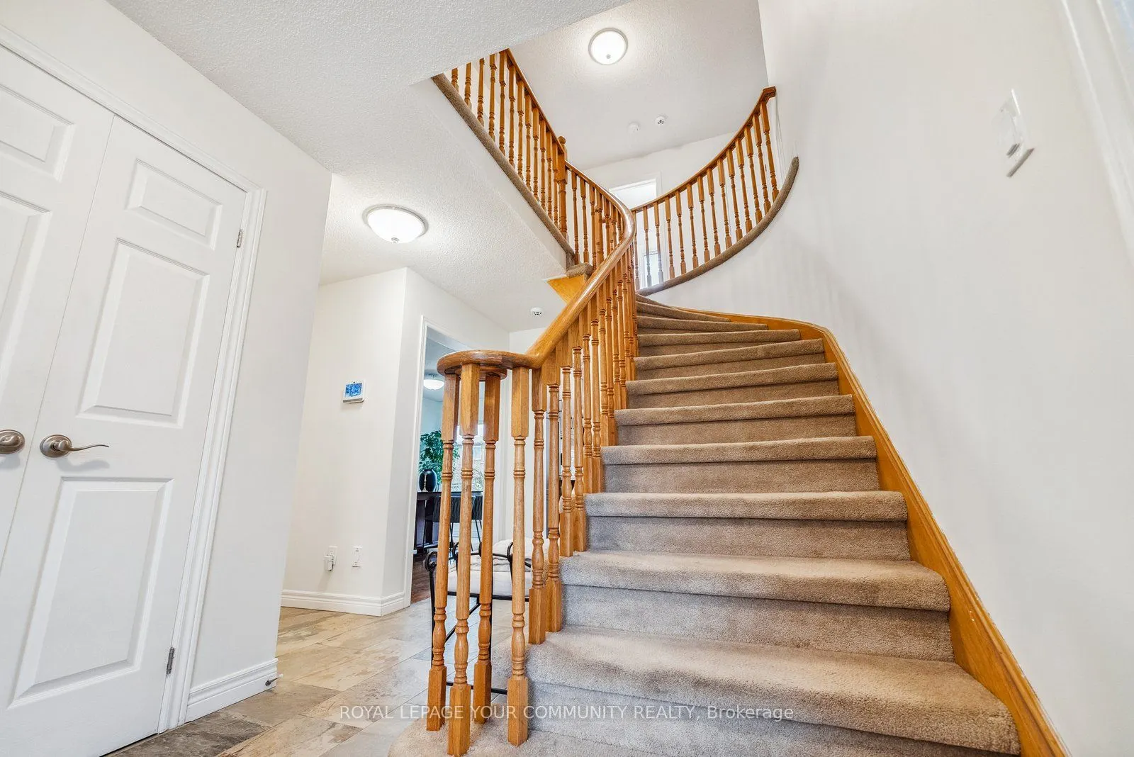 16 Grasett Crescent