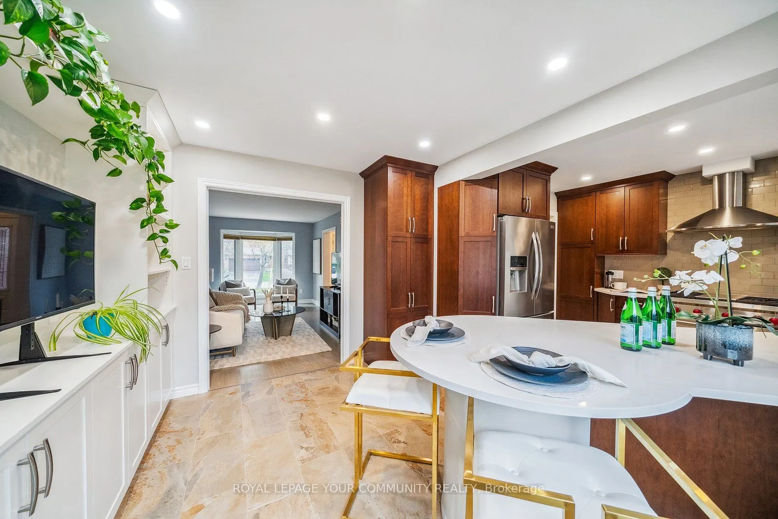 16 Grasett Crescent