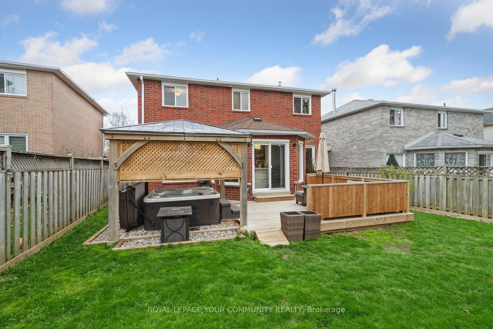 16 Grasett Crescent