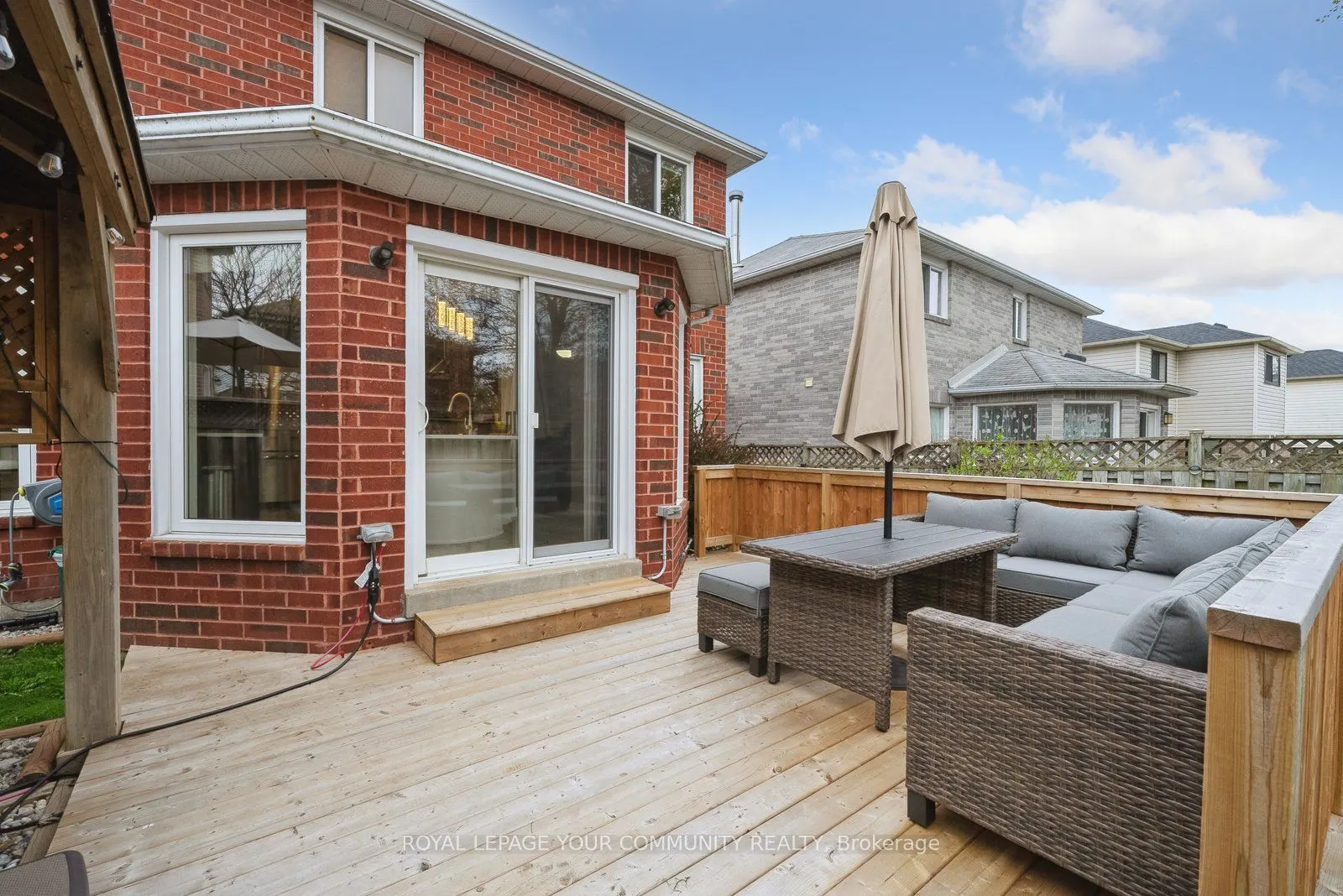 16 Grasett Crescent