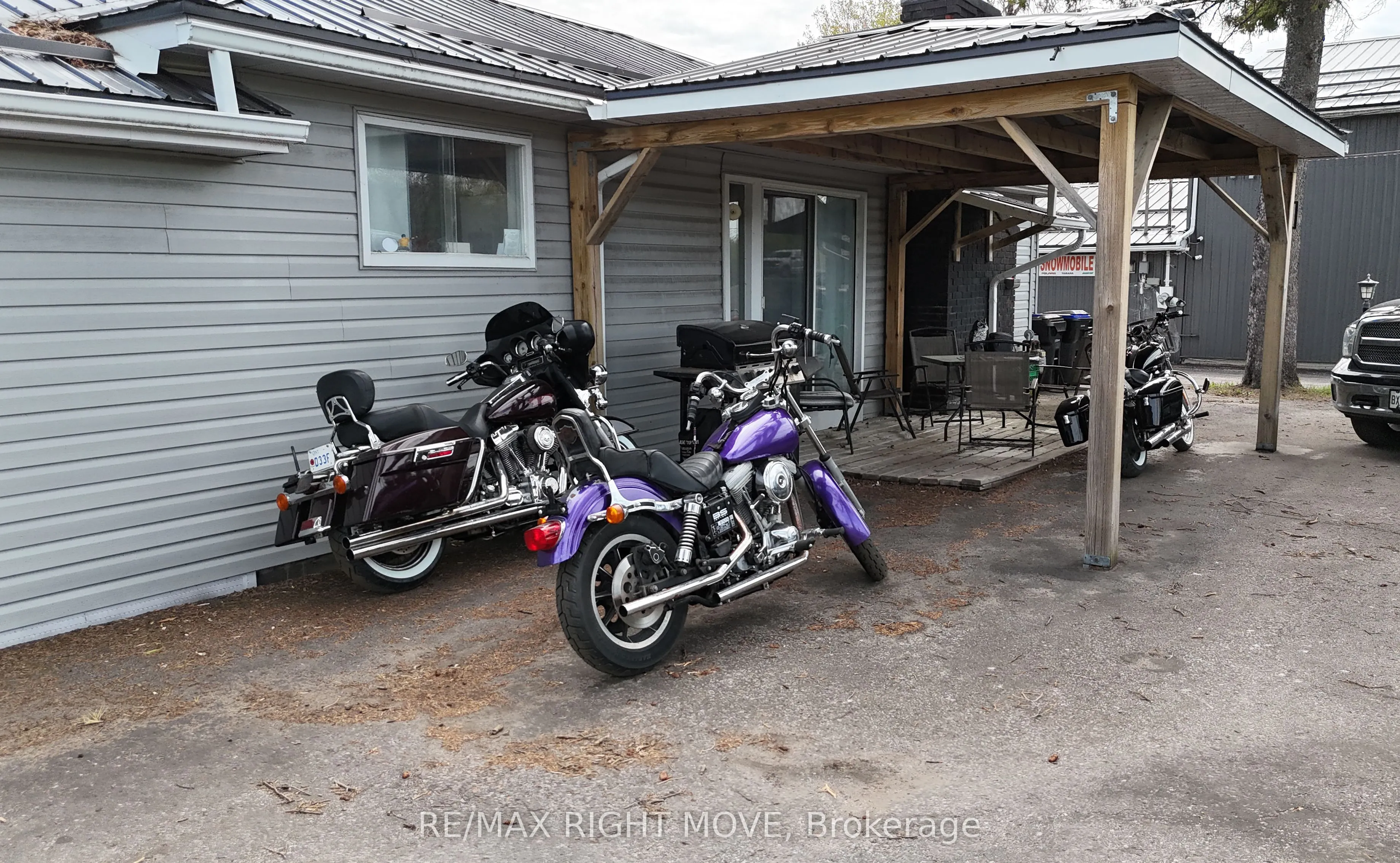 8806 12 Highway