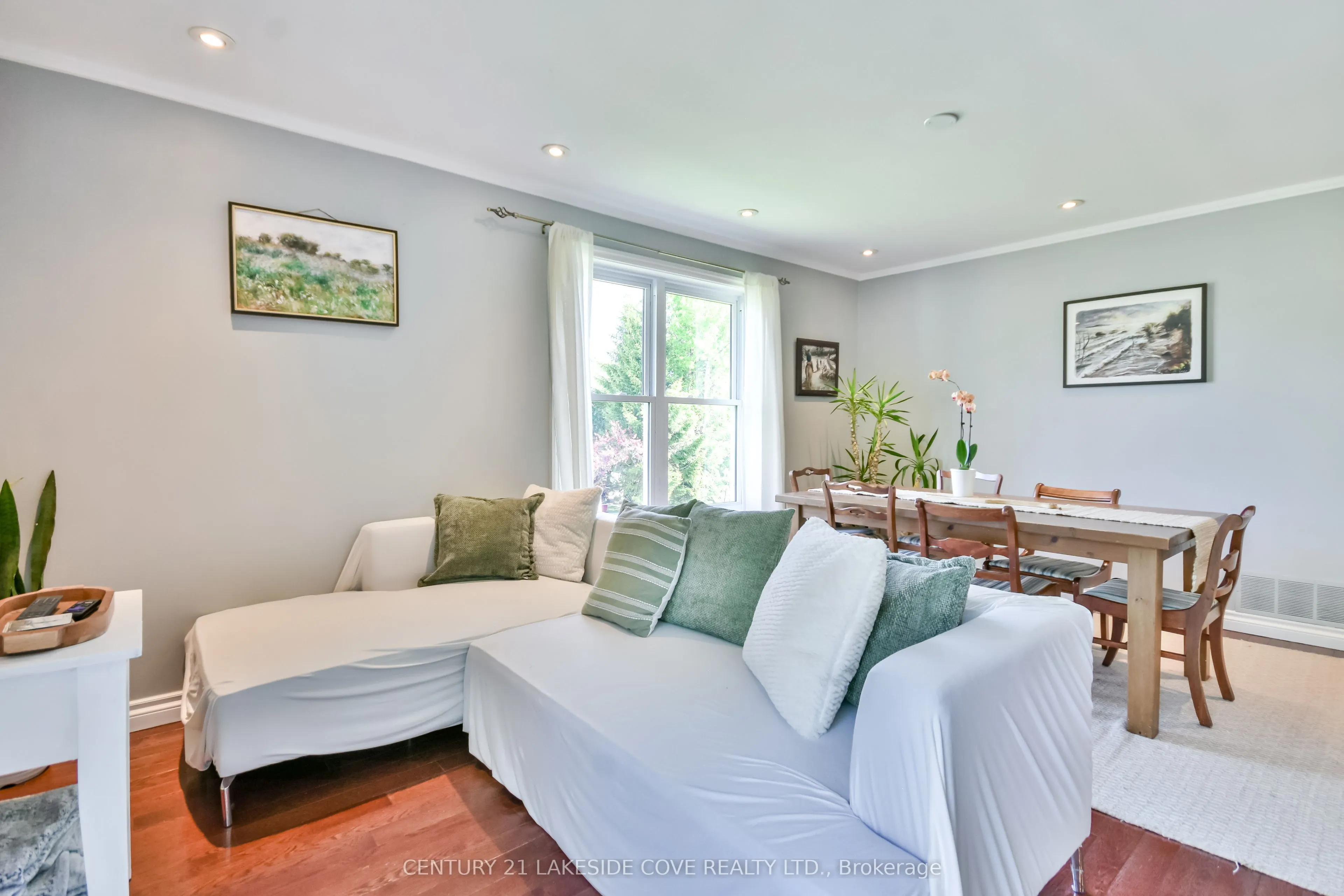 3976 Woodland Drive