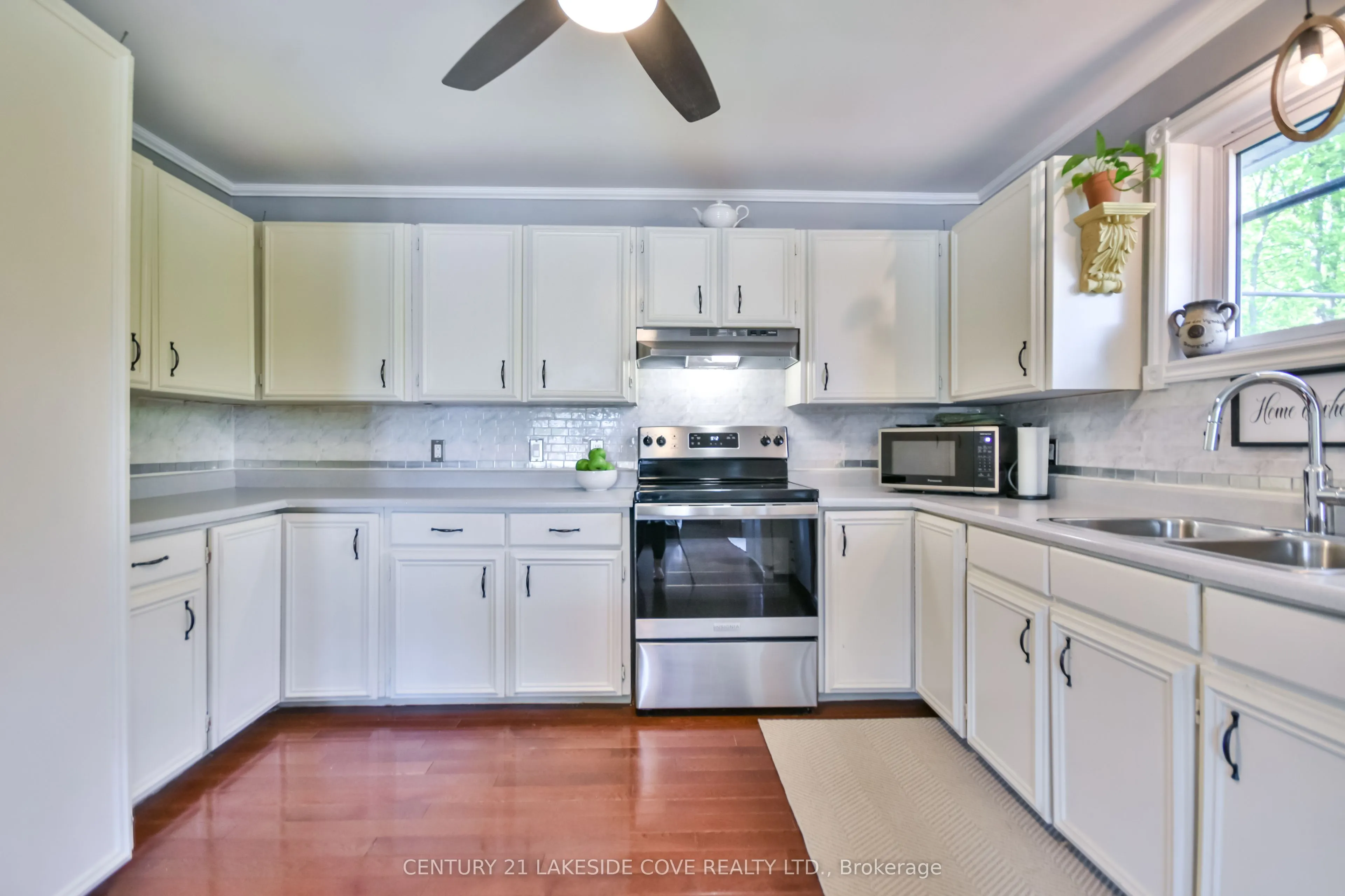 3976 Woodland Drive