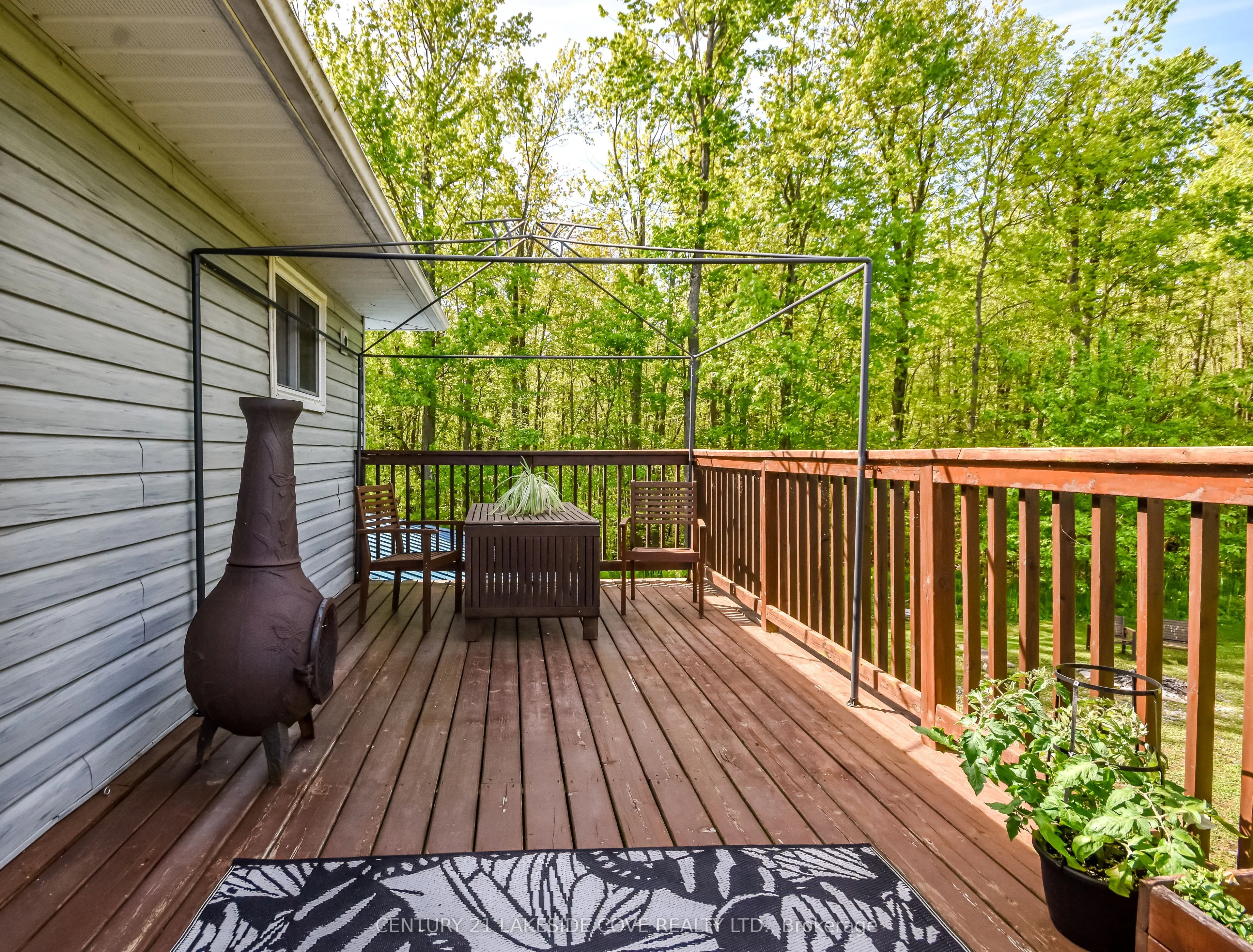 3976 Woodland Drive