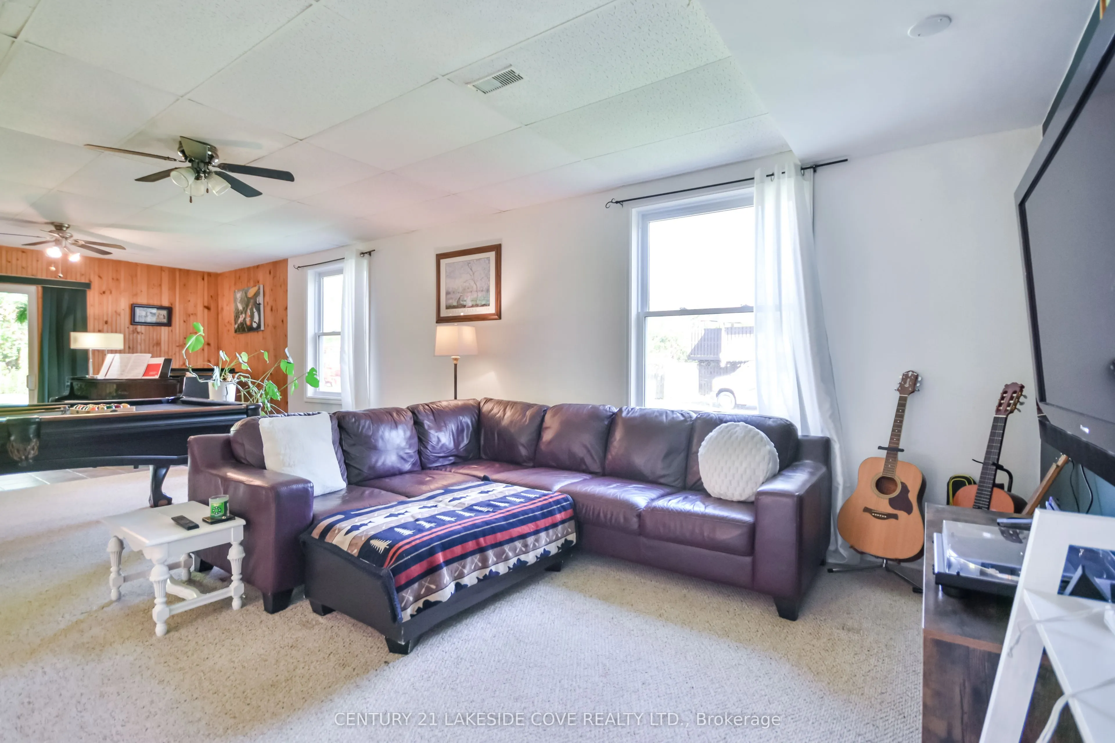 3976 Woodland Drive