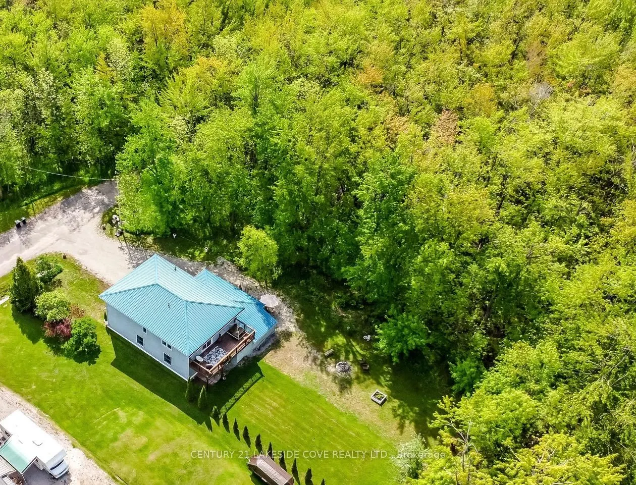 3976 Woodland Drive