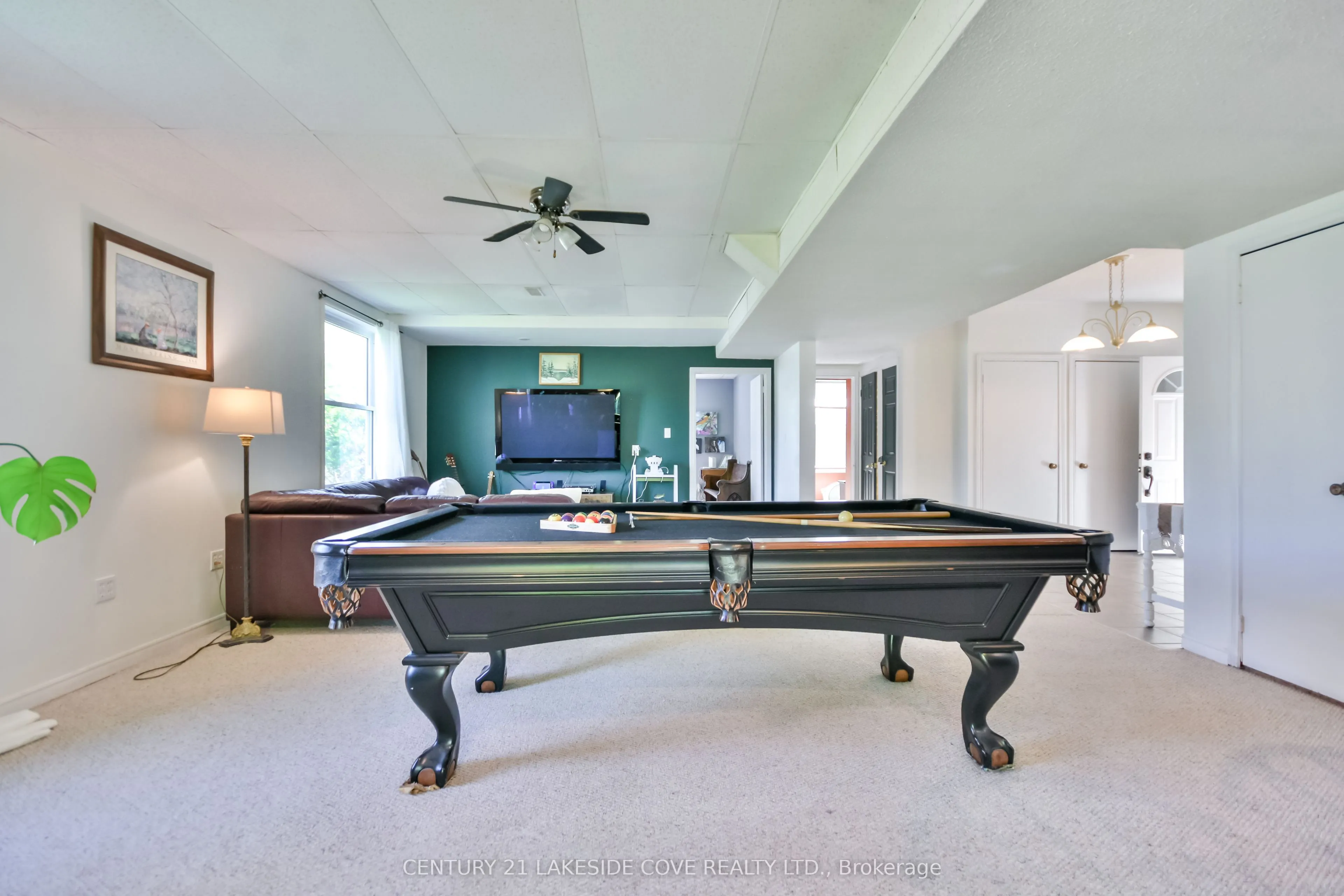 3976 Woodland Drive