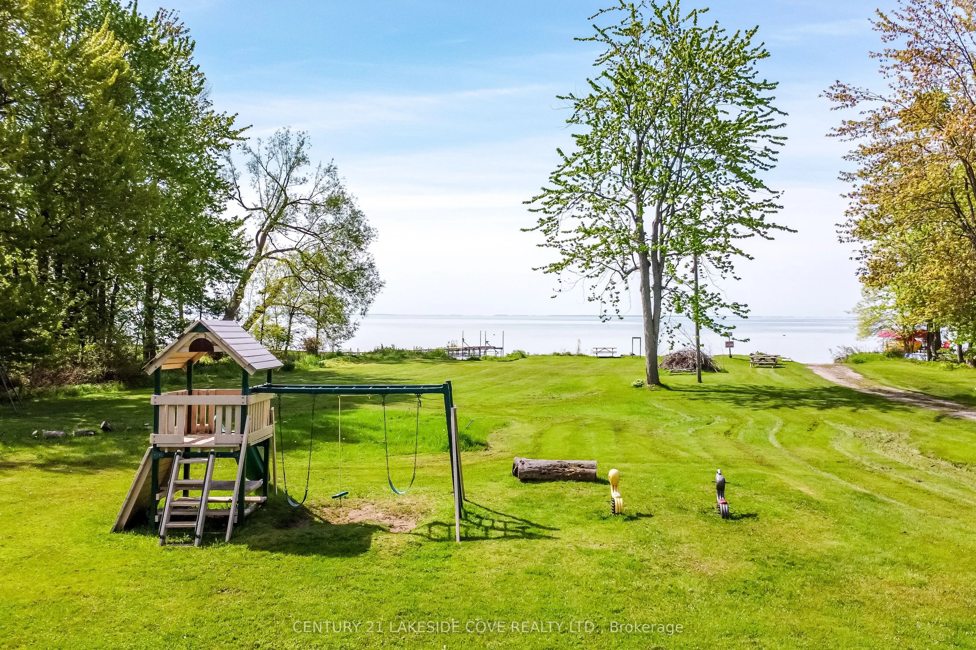 3976 Woodland Drive