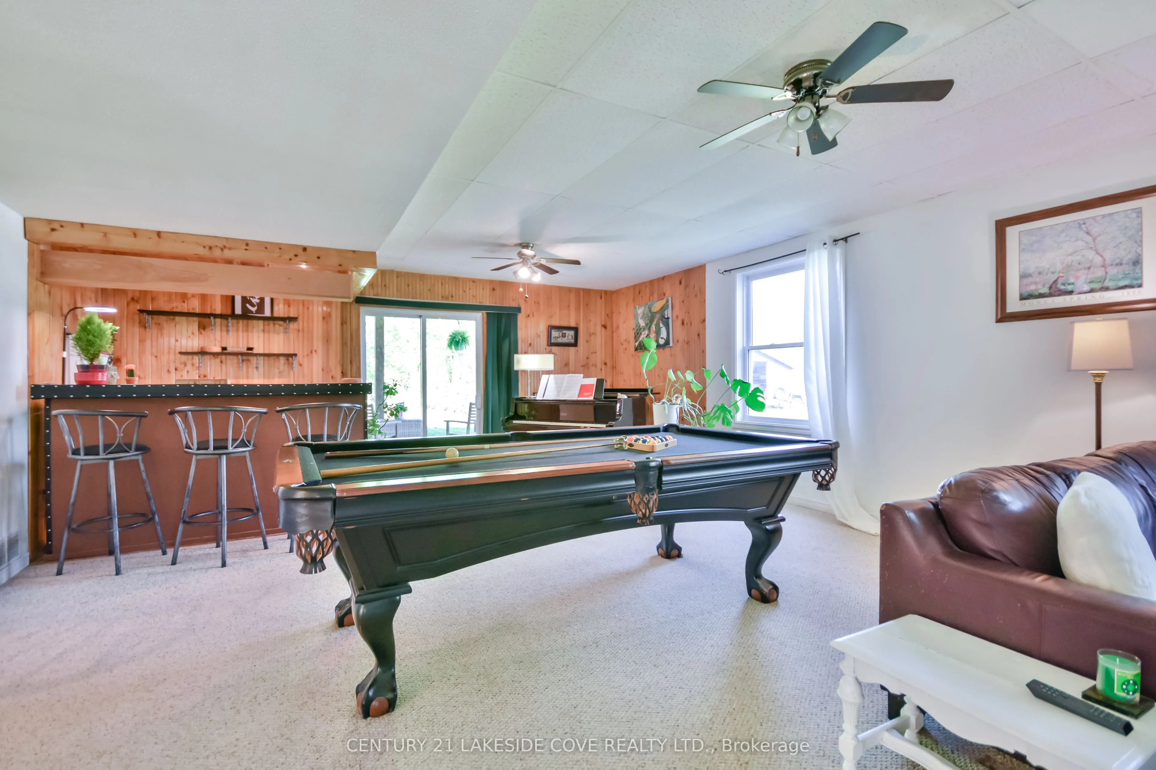 3976 Woodland Drive