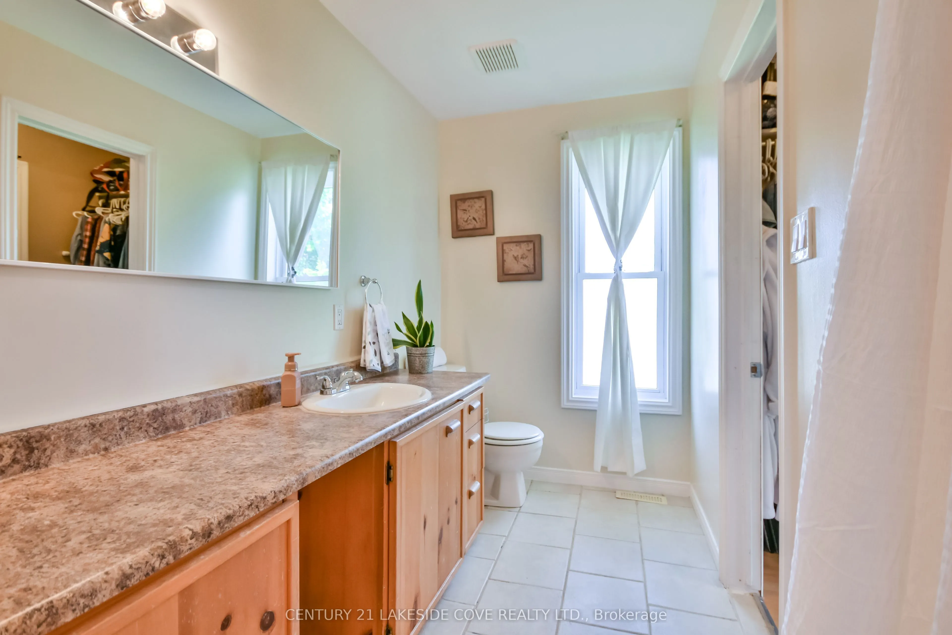3976 Woodland Drive